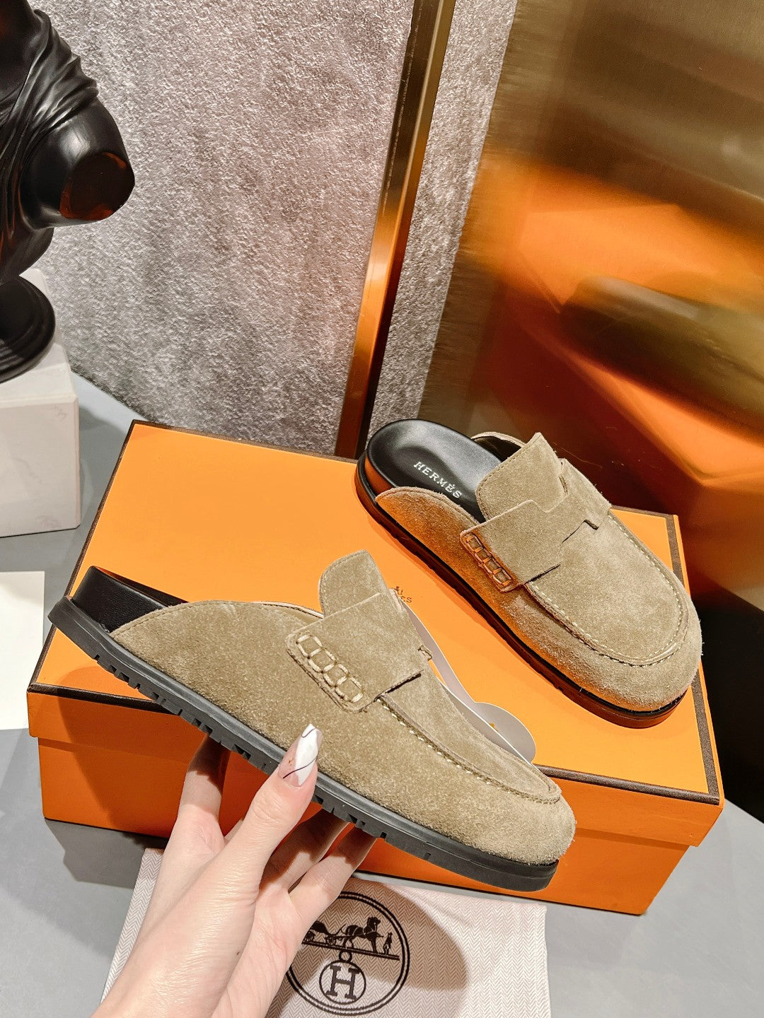 HM Men's Go Mule Beige Suede 686719