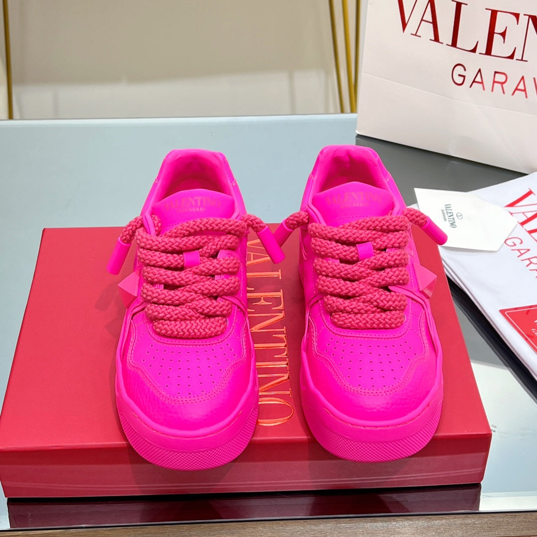 VT 2025 Garavani Sneakers Pink Cowhide 546997