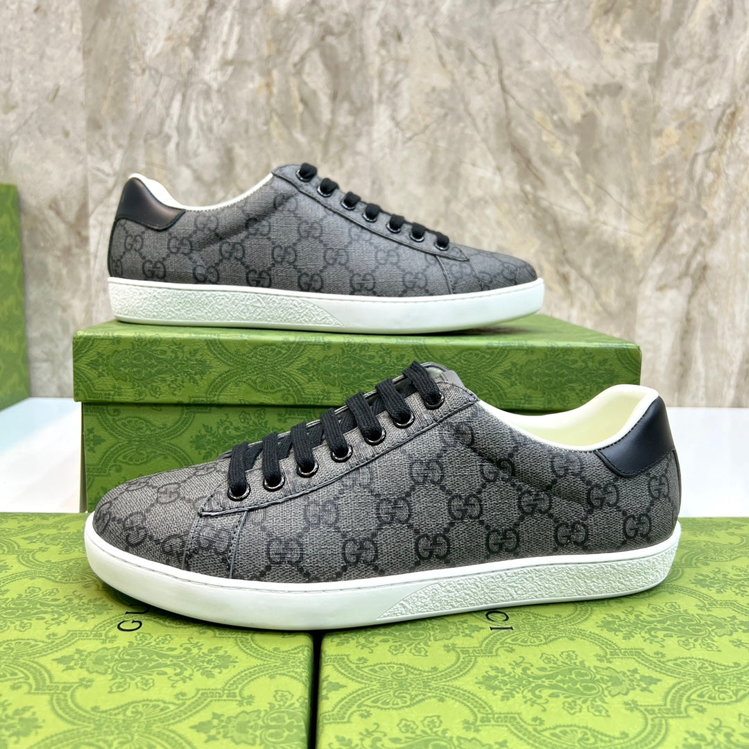 GG Men's Supreme Sneaker Black Canvas 525926