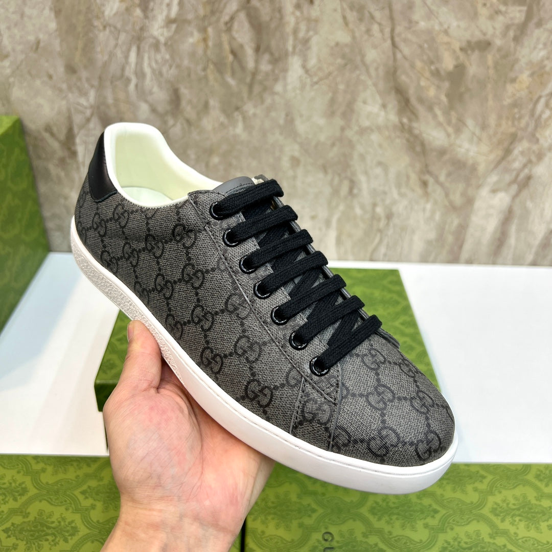 GG Men's Supreme Sneaker Black Canvas 525926