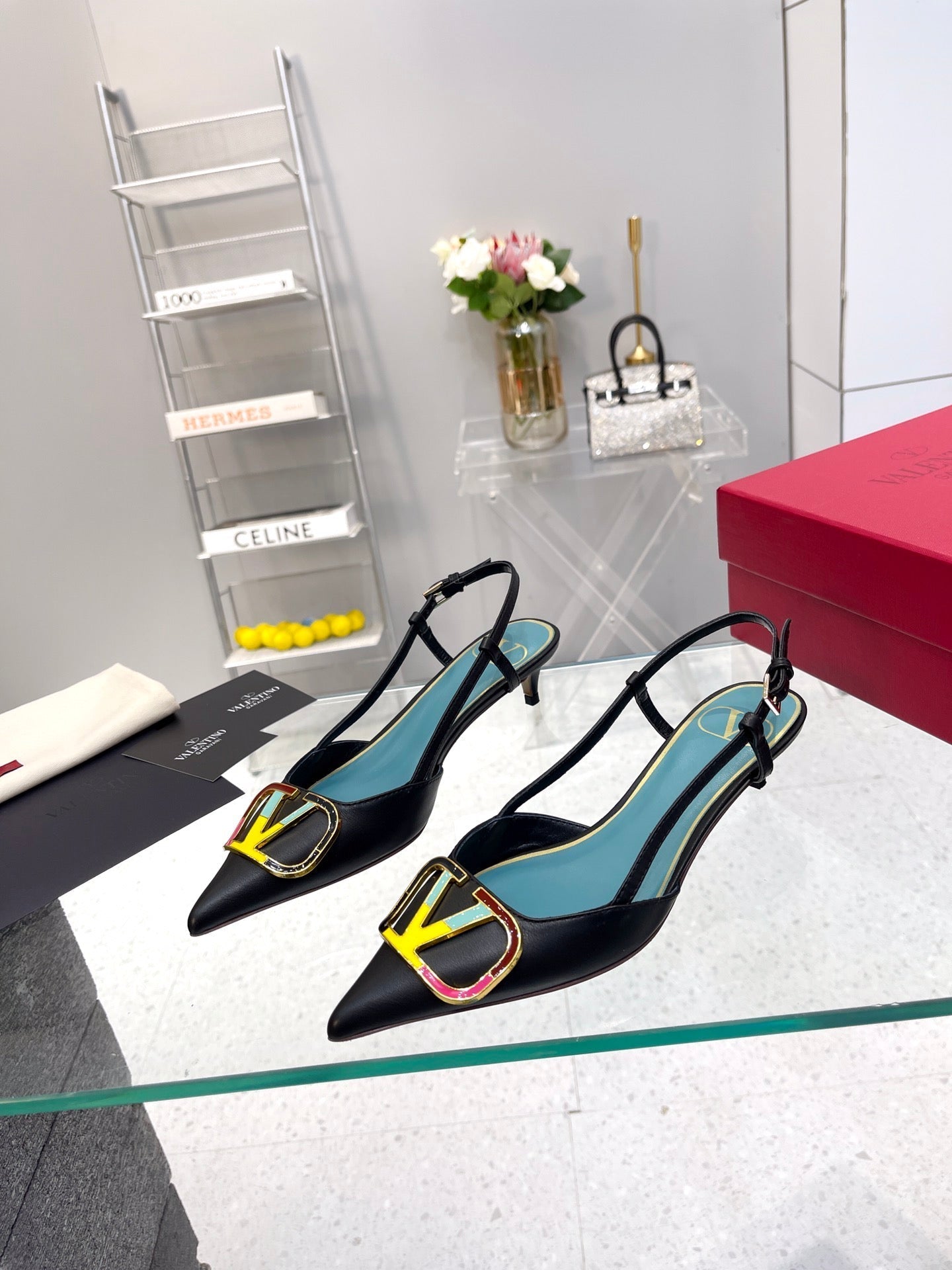 VT Vlogo Signature Black Slingback Sheepskin