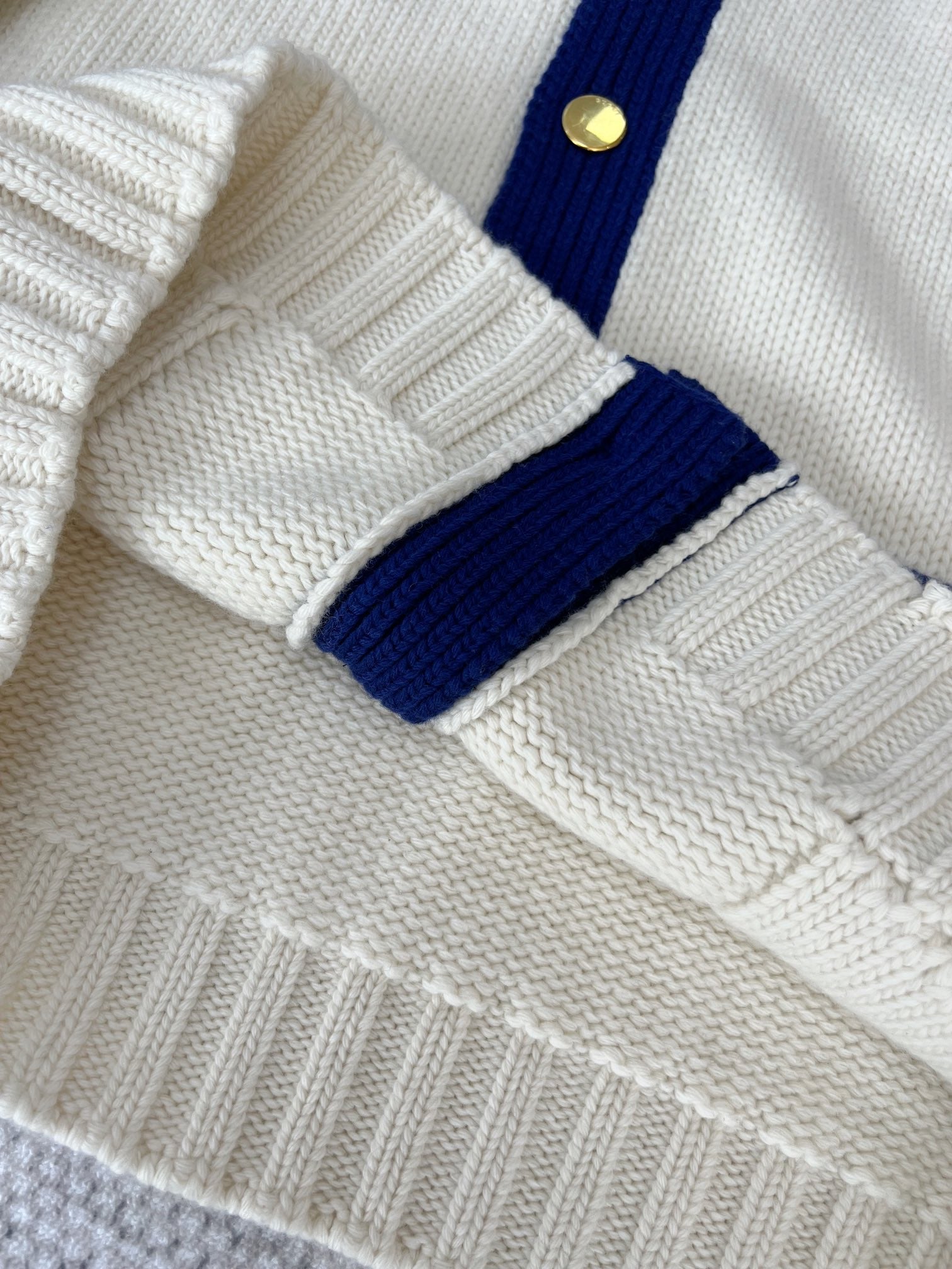 GG 25 Rabbit Cardigan White Wool 0003