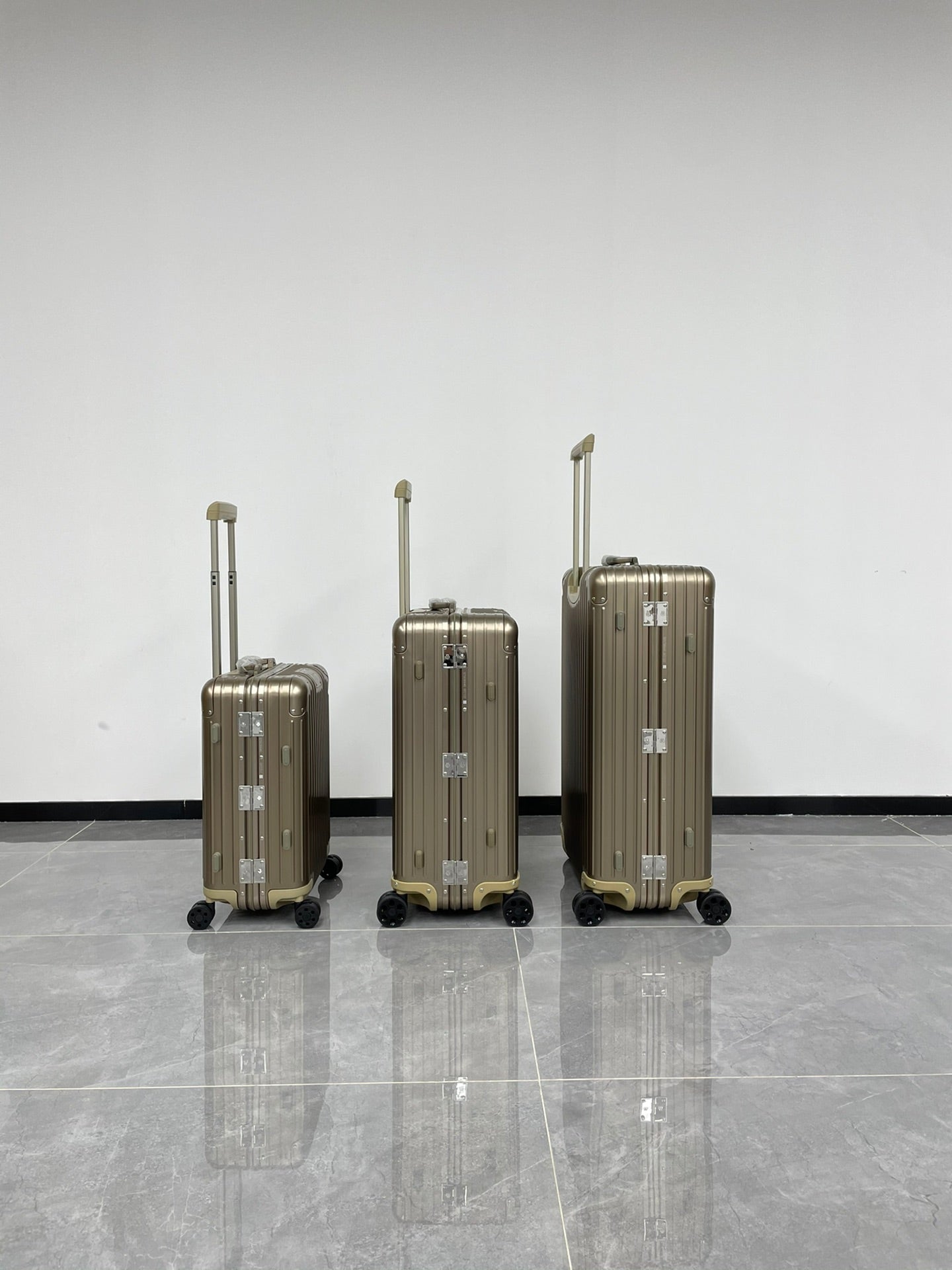 Rimowa 2025 Titanium Gold Aluminum 273830