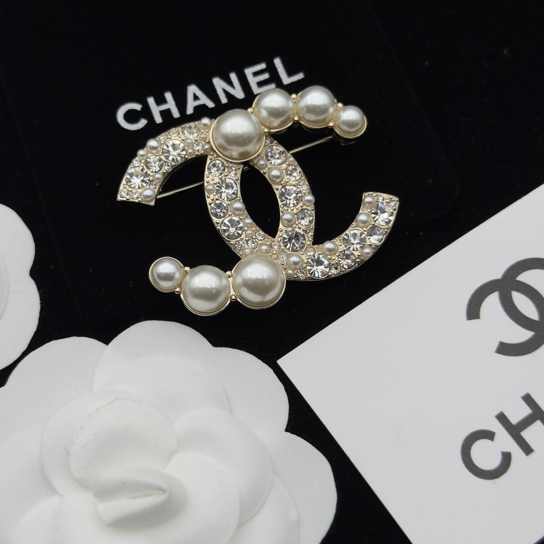 CC Brooch Gold 174302