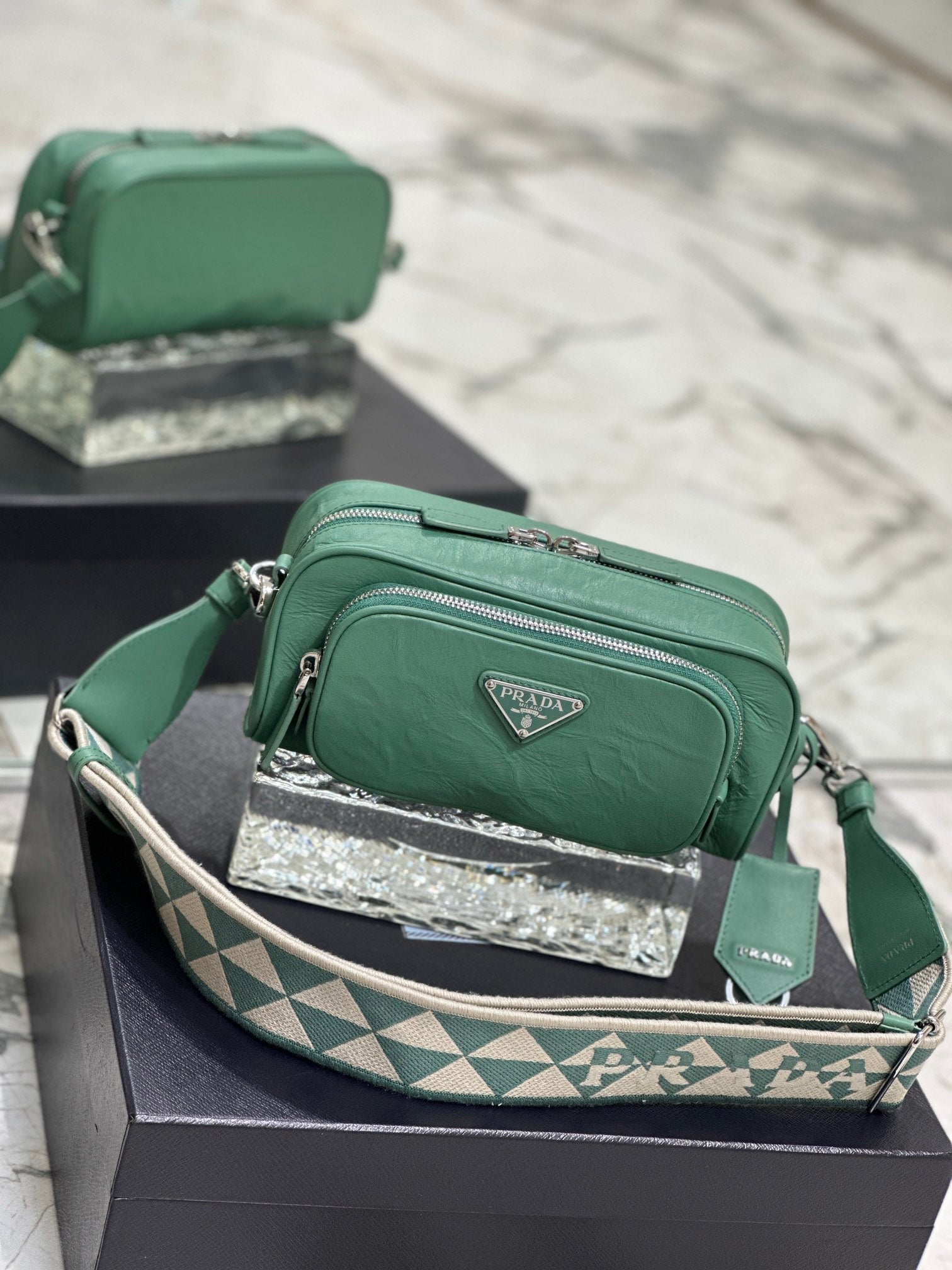 CAMERA BAG 23 IN CASTLETON GREEN WRINKLED LAMBSKIN