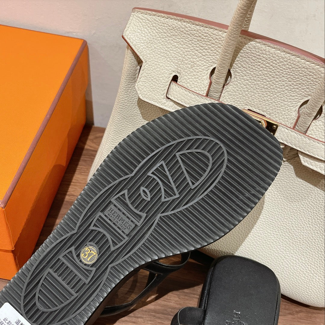 HM Gipsy Platform Thong Black Sheepskin 349419