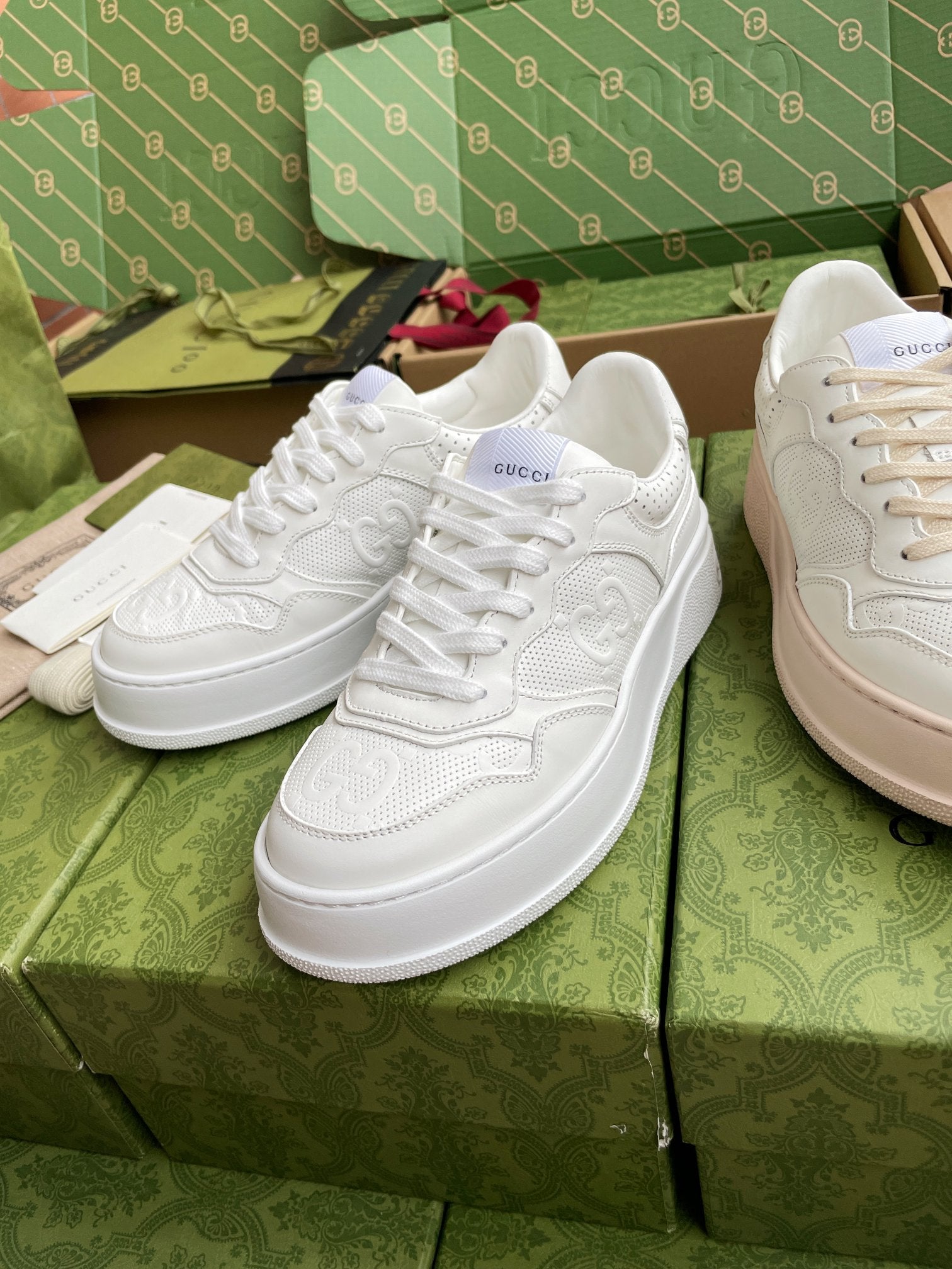 GG 26 Sneaker White Calfskin 632891