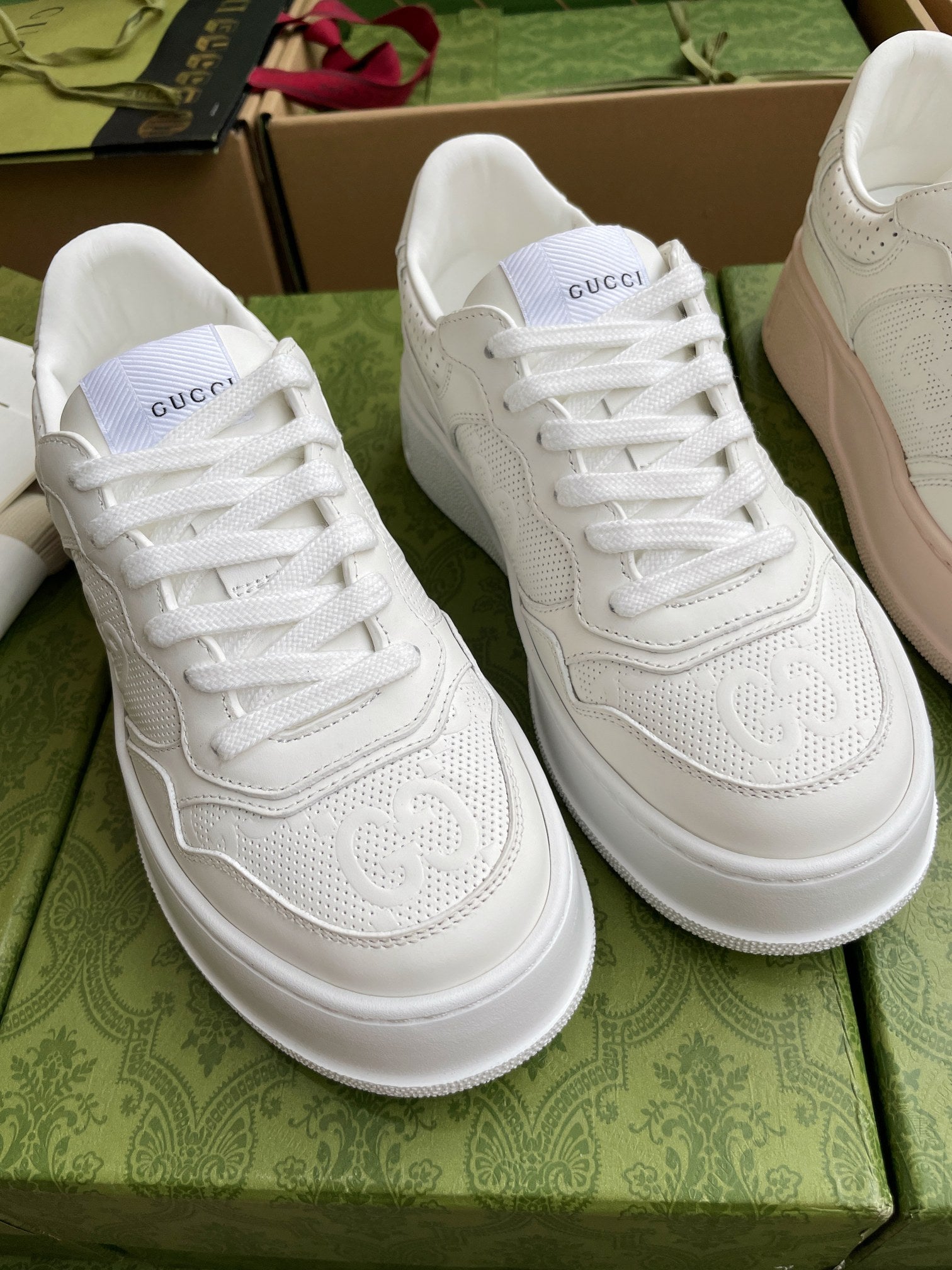 GG 26 Sneaker White Calfskin 632891