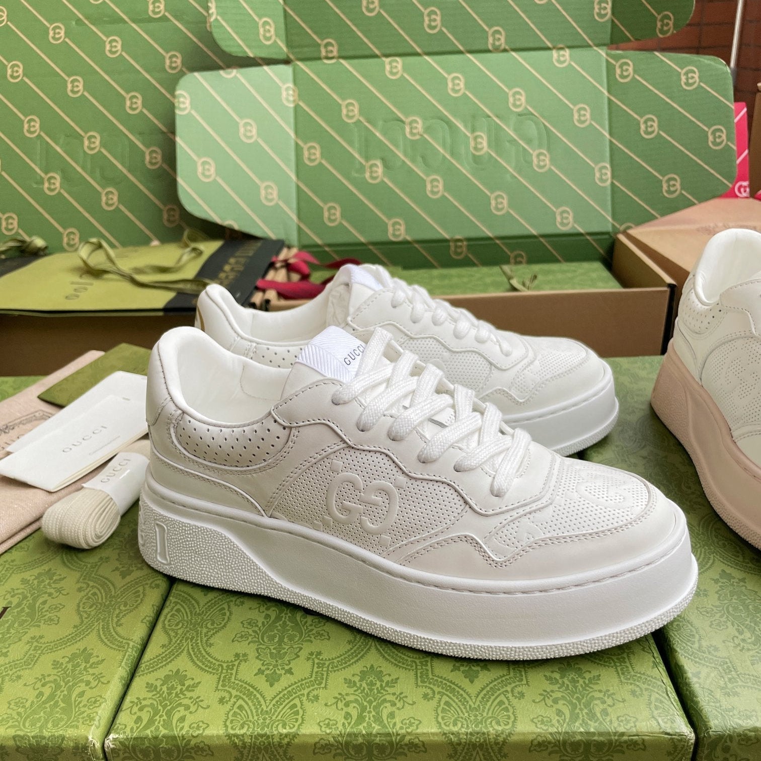 GG 26 Sneaker White Calfskin 632891