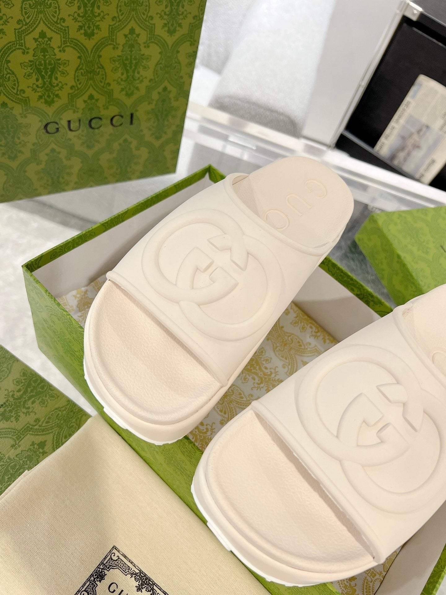 GC 25 Interlocking G 50mm Slide Sandal Ivory Cowhide 292379