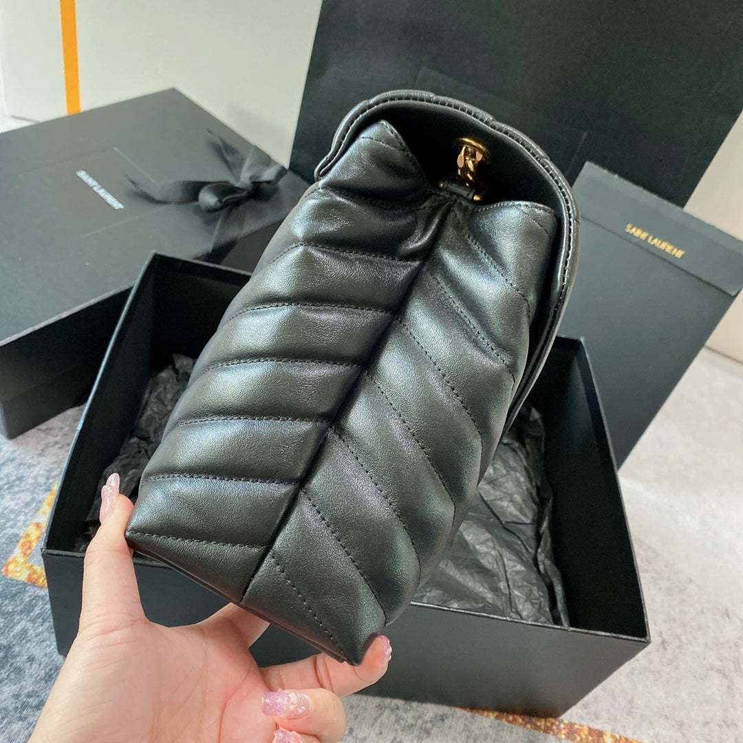 LOULOU MEDIUM 32 BLACK QUILTED LEATHER GOLD HARDWARE