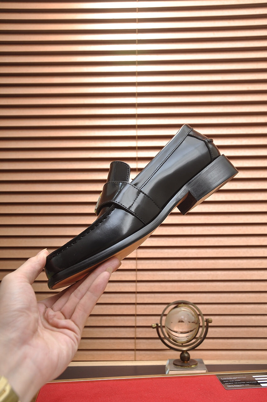 GG Men's Loafer Black Cowhide 560953