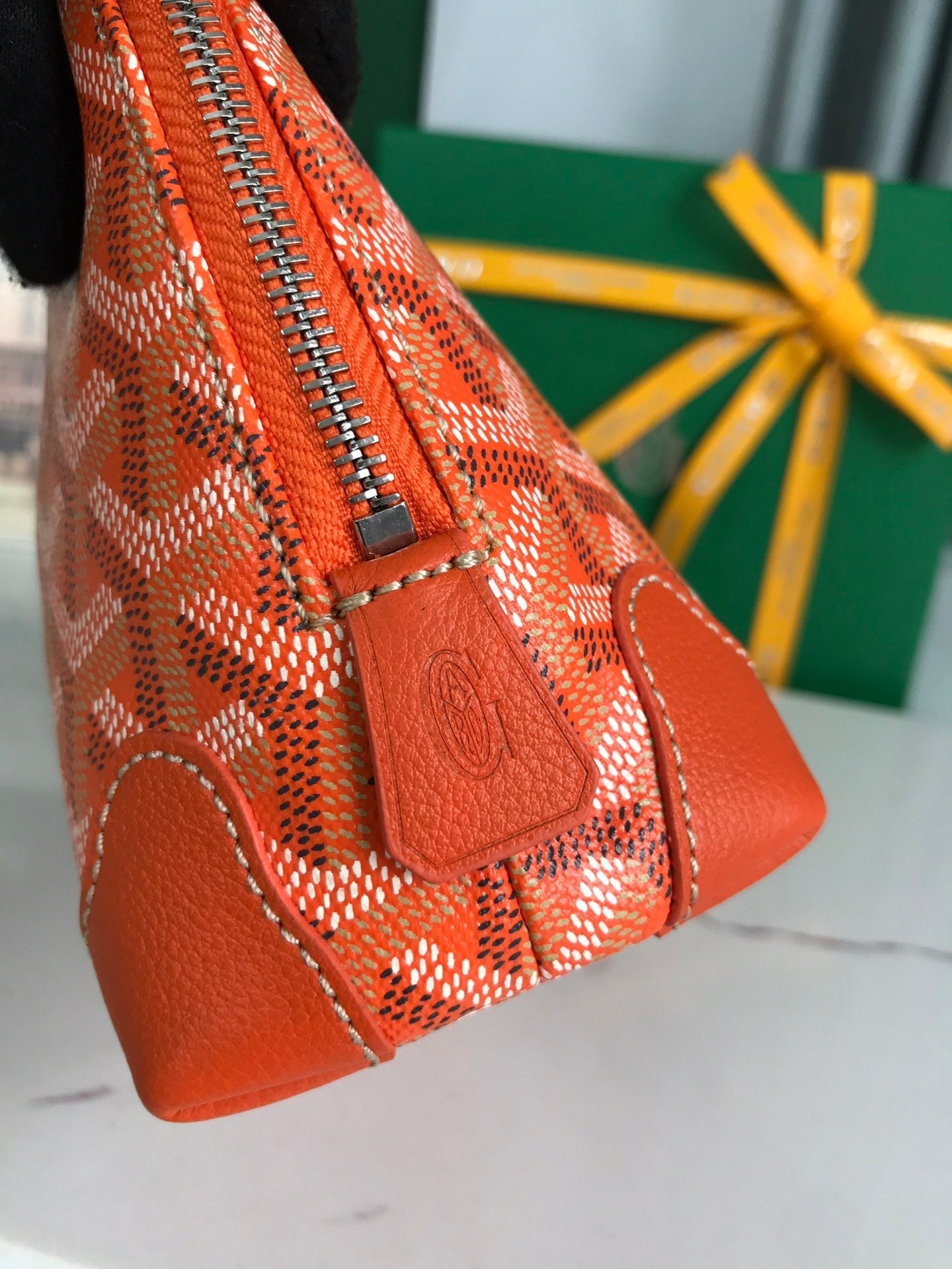 VENDÃ”ME COSMETIC POUCH 17 IN ORANGE GOYARDINE CANVAS AND CALFSKIN TRIM