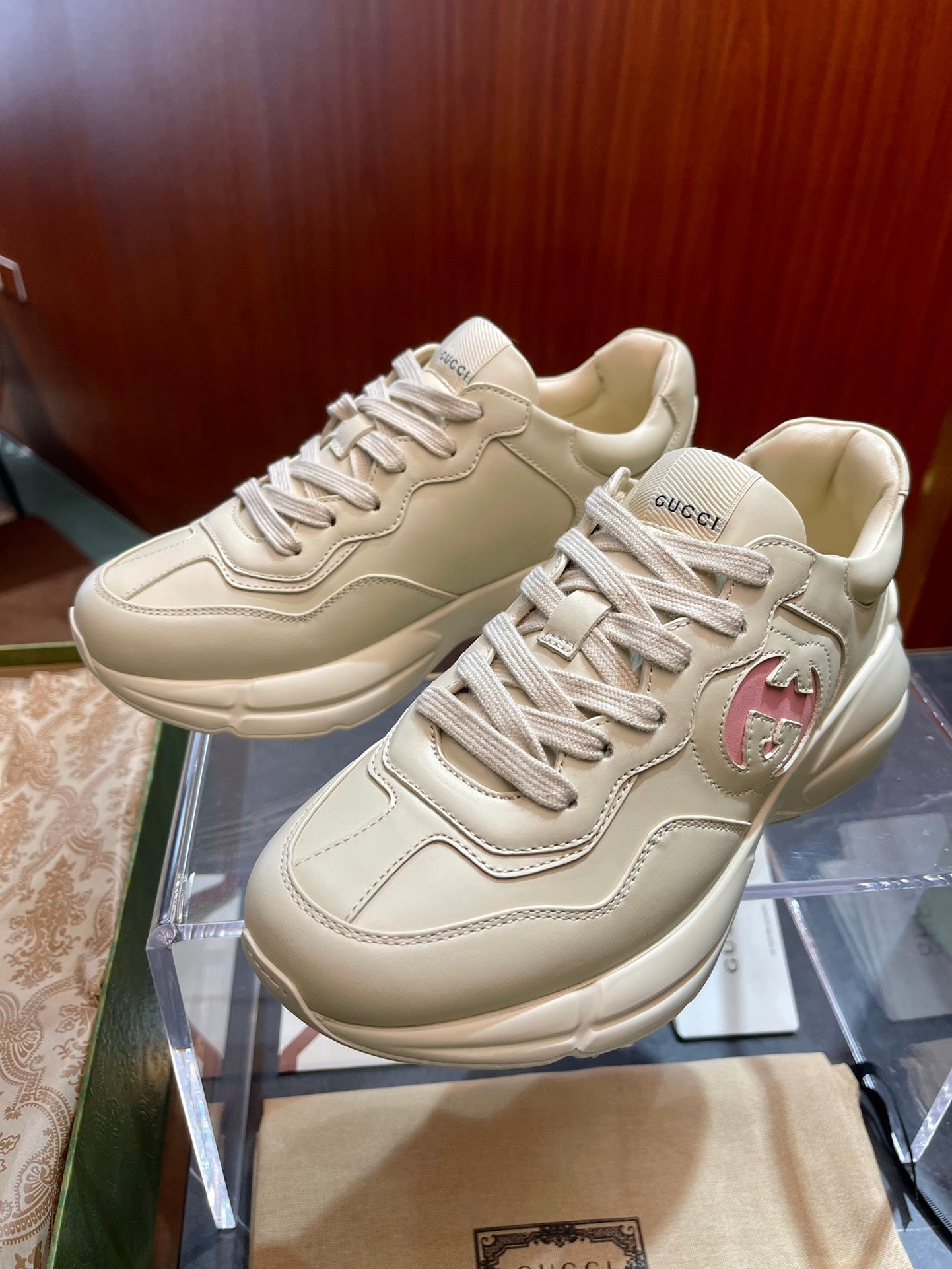 GG Men's Rhyton Sneaker Milk White Pink Calfskin 524491