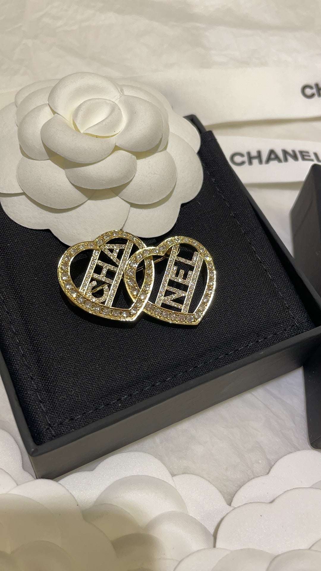 CC Brooch Light Gold 161773