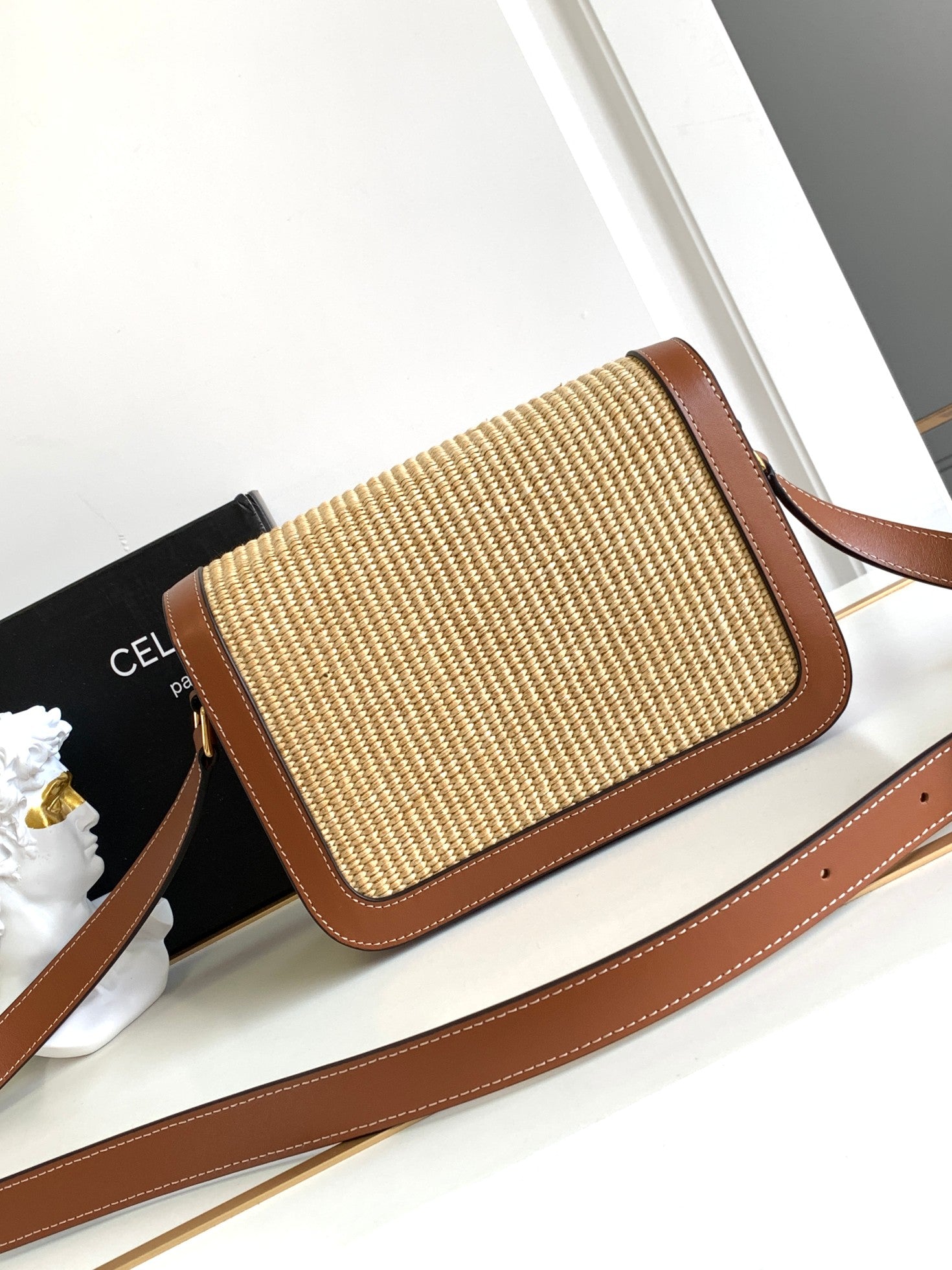 CLASSIQUE TRIOMPHE 22CM TEXTILE AND CALFSKIN