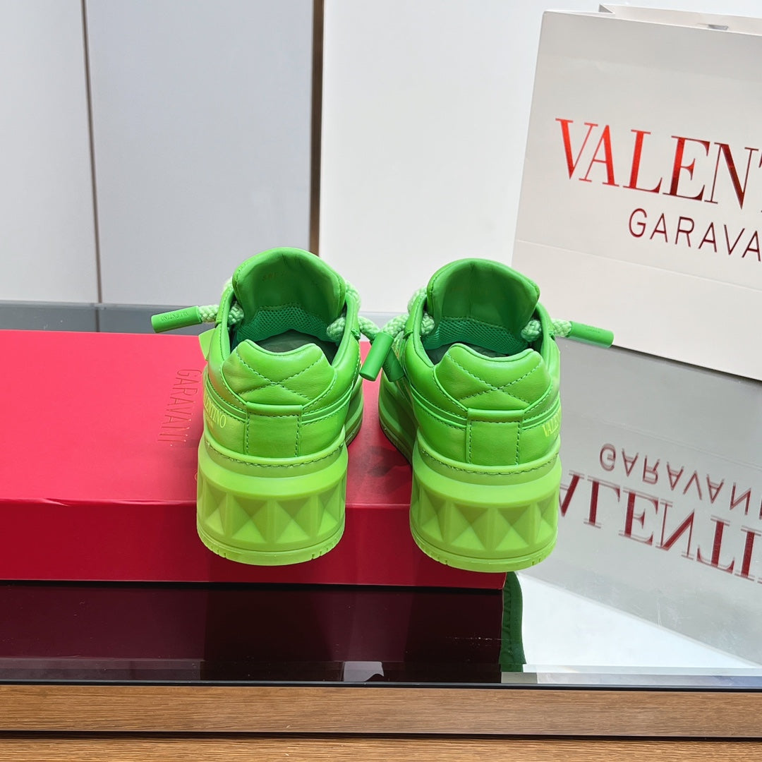 VT 2025 Garavani Sneakers Green Cowhide 546988
