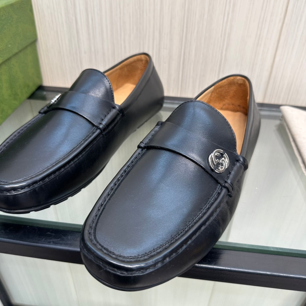 GG Men's Interlocking G Loafer Black Cowhide 165489