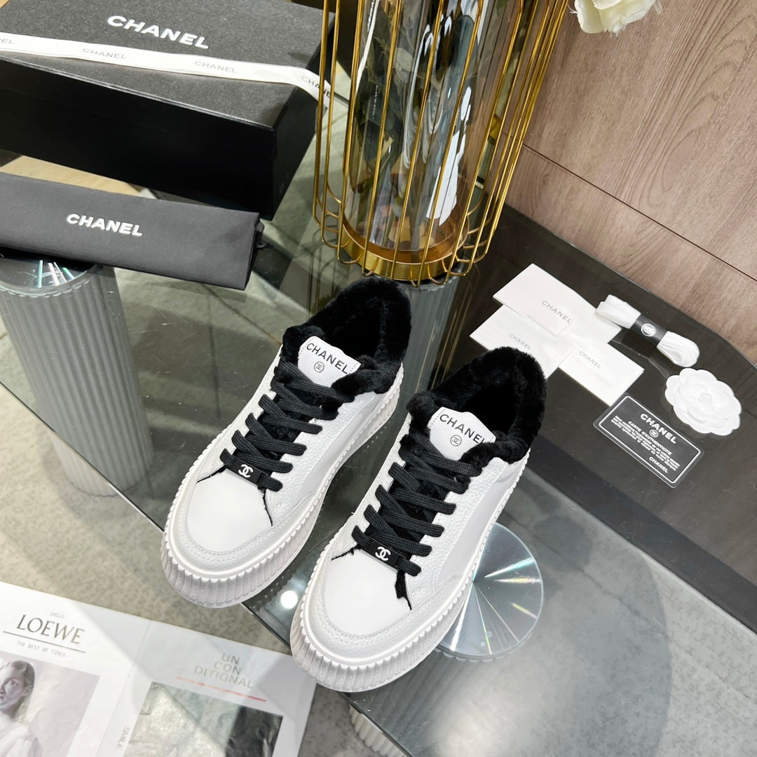 CC Sneaker White Black Cowhide With Fleece Lining 944562