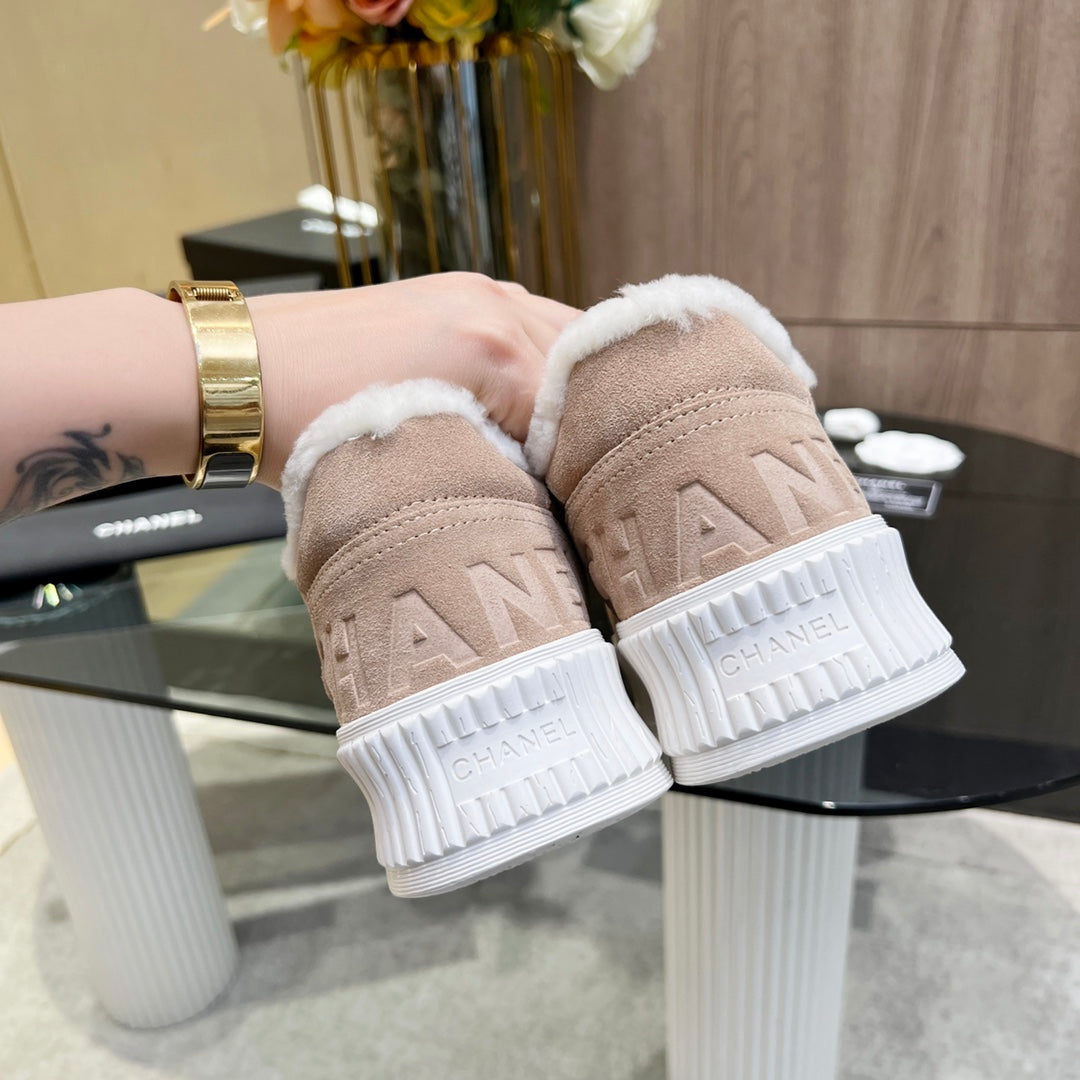 CC Sneaker Light Brown Suede With Fleece Lining  944566