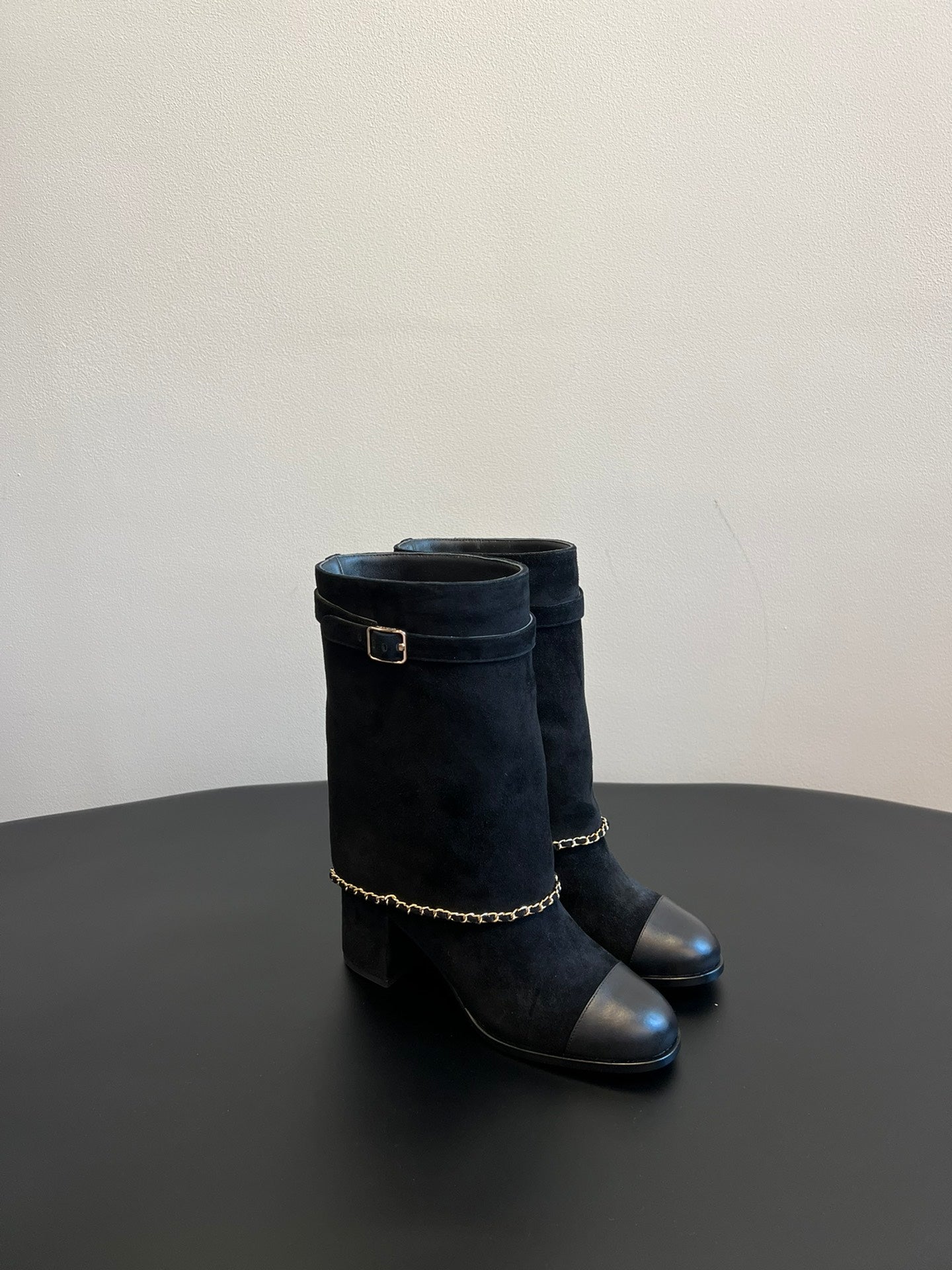 CC Short Boots Black With Chain Suede And Cowhide 944963