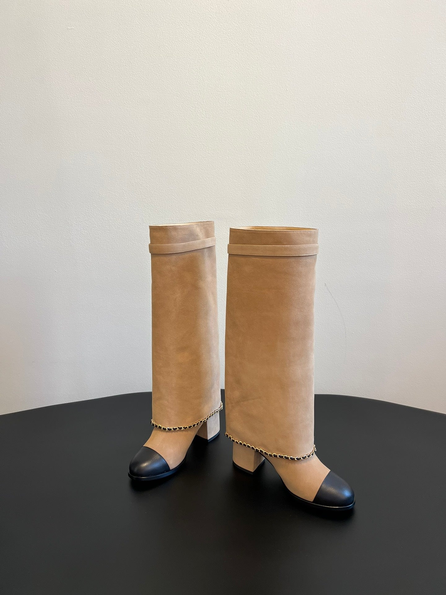 CC Hight Boots Dark Beige With Chain Suede And Cowhide 944969