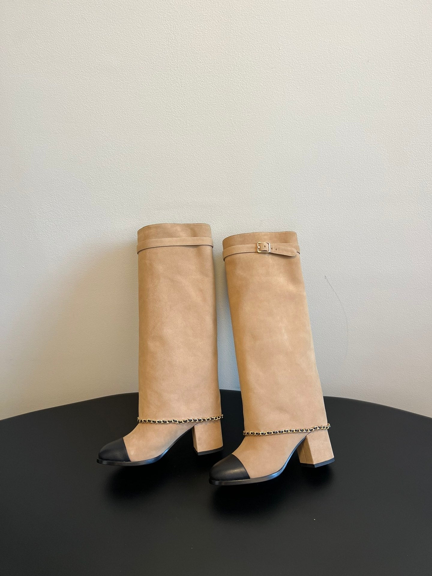 CC Hight Boots Dark Beige With Chain Suede And Cowhide 944969