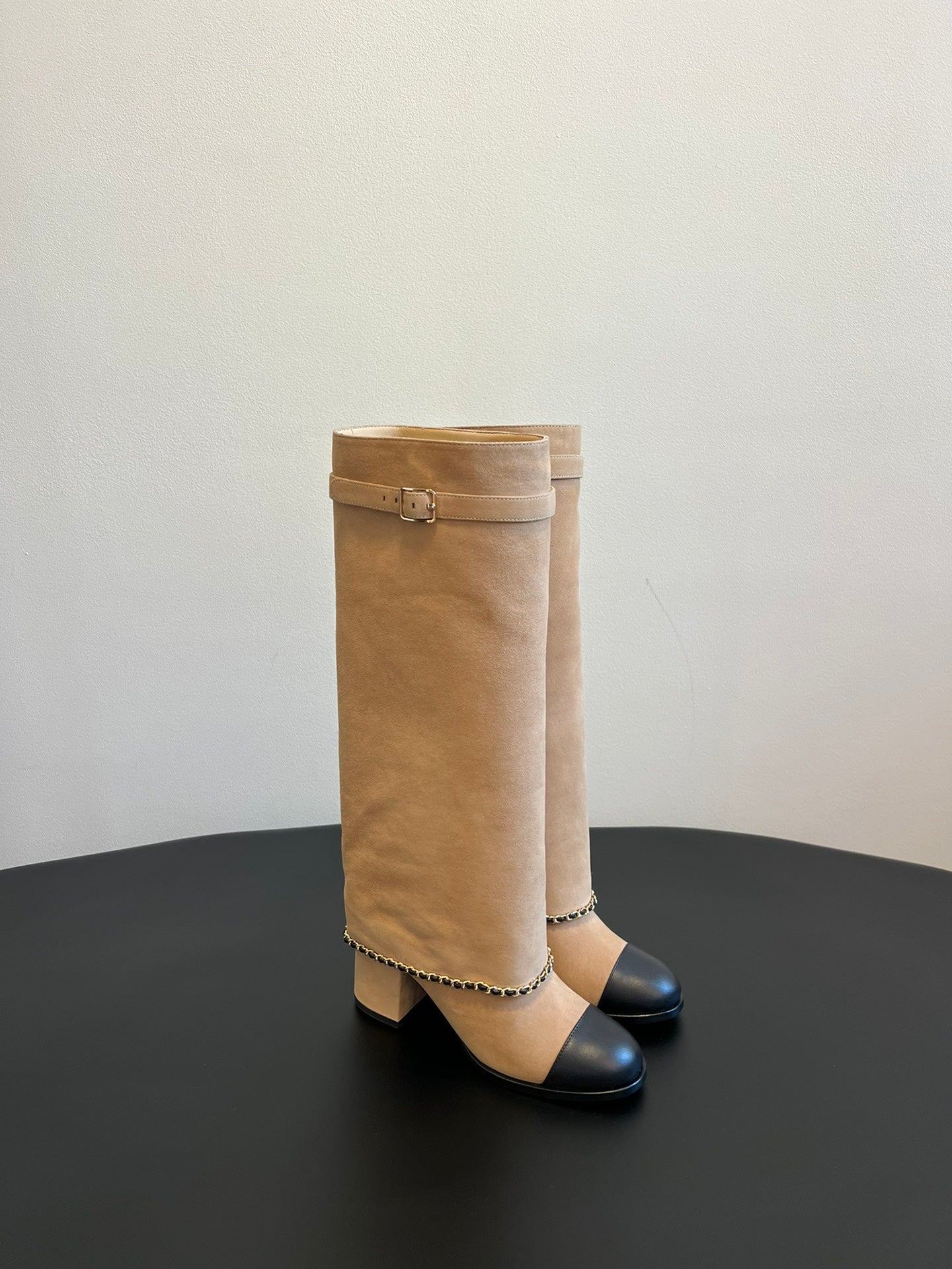 CC Hight Boots Dark Beige With Chain Suede And Cowhide 944969