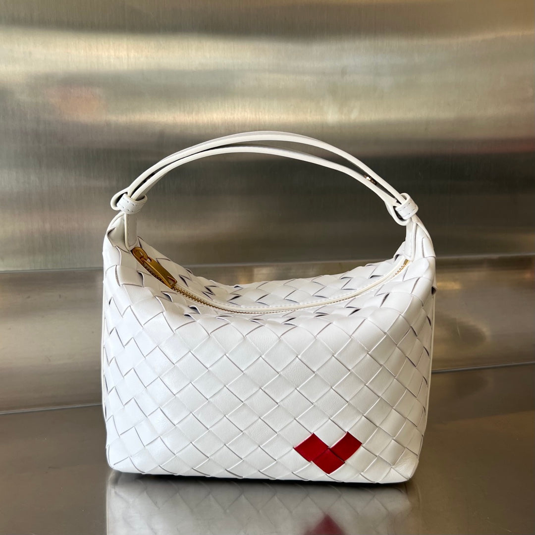 WALLACE 22 BAG WHITE CALFSKIN RED MINI HEART