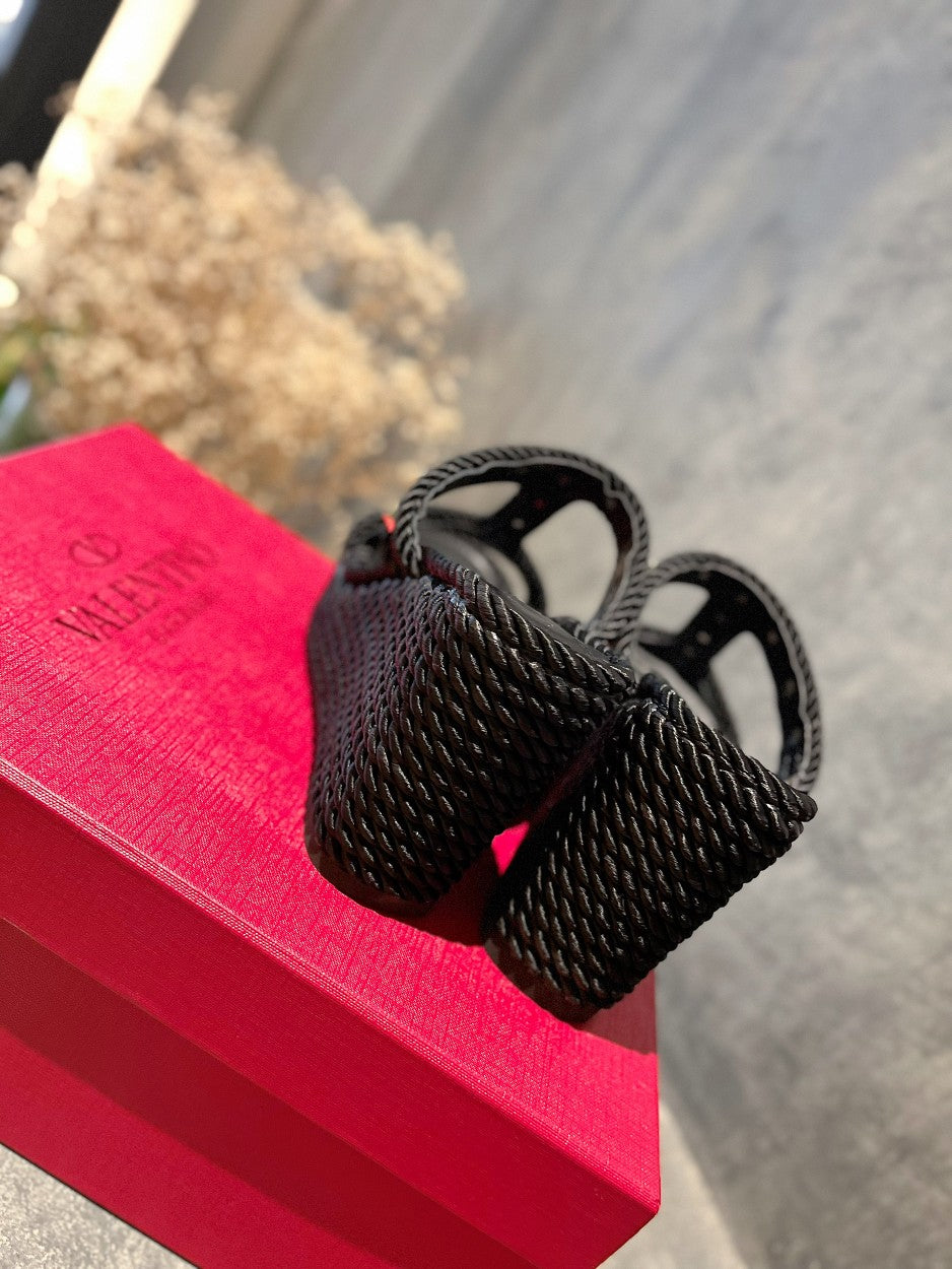 ROCKSTUD LAMINATED NAPPA WEDGE SANDAL 100 MM BLACK