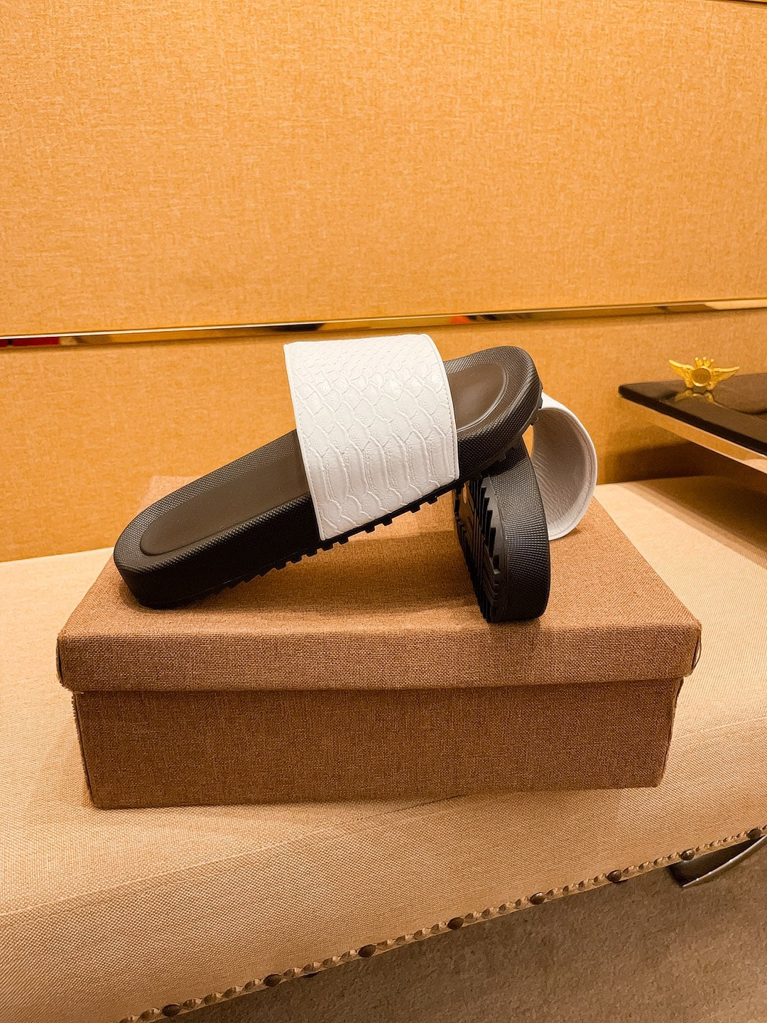 GG Men's Slide White Cowhide 709746