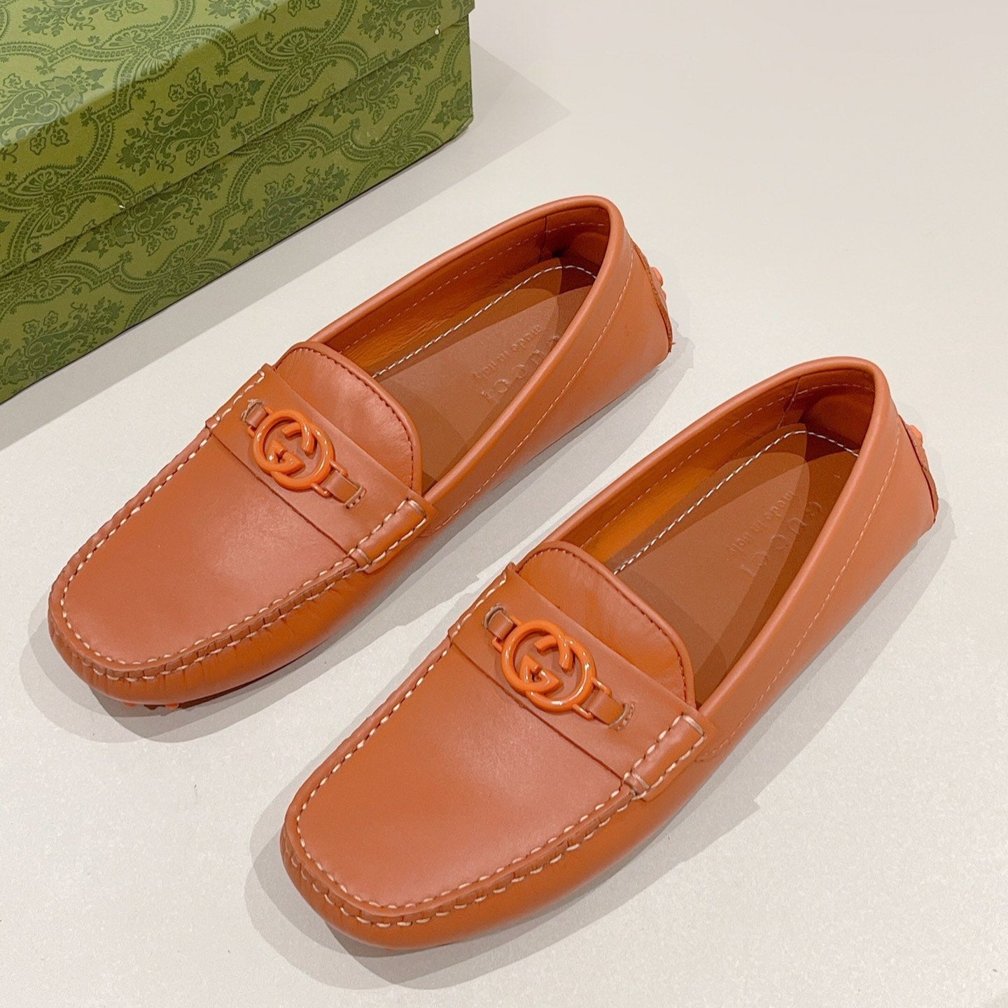 GG Men's Loafer Orange Calfskin 561758