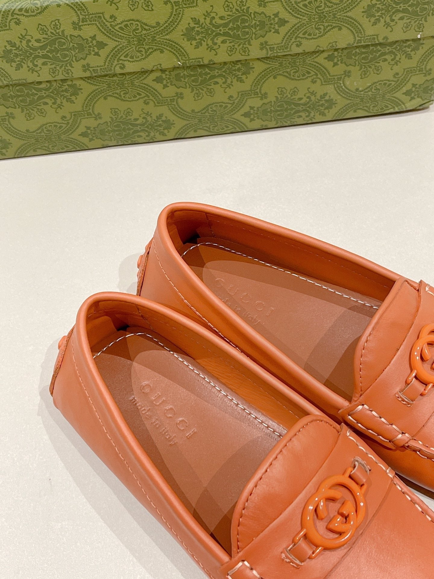 GG Men's Loafer Orange Calfskin 561758