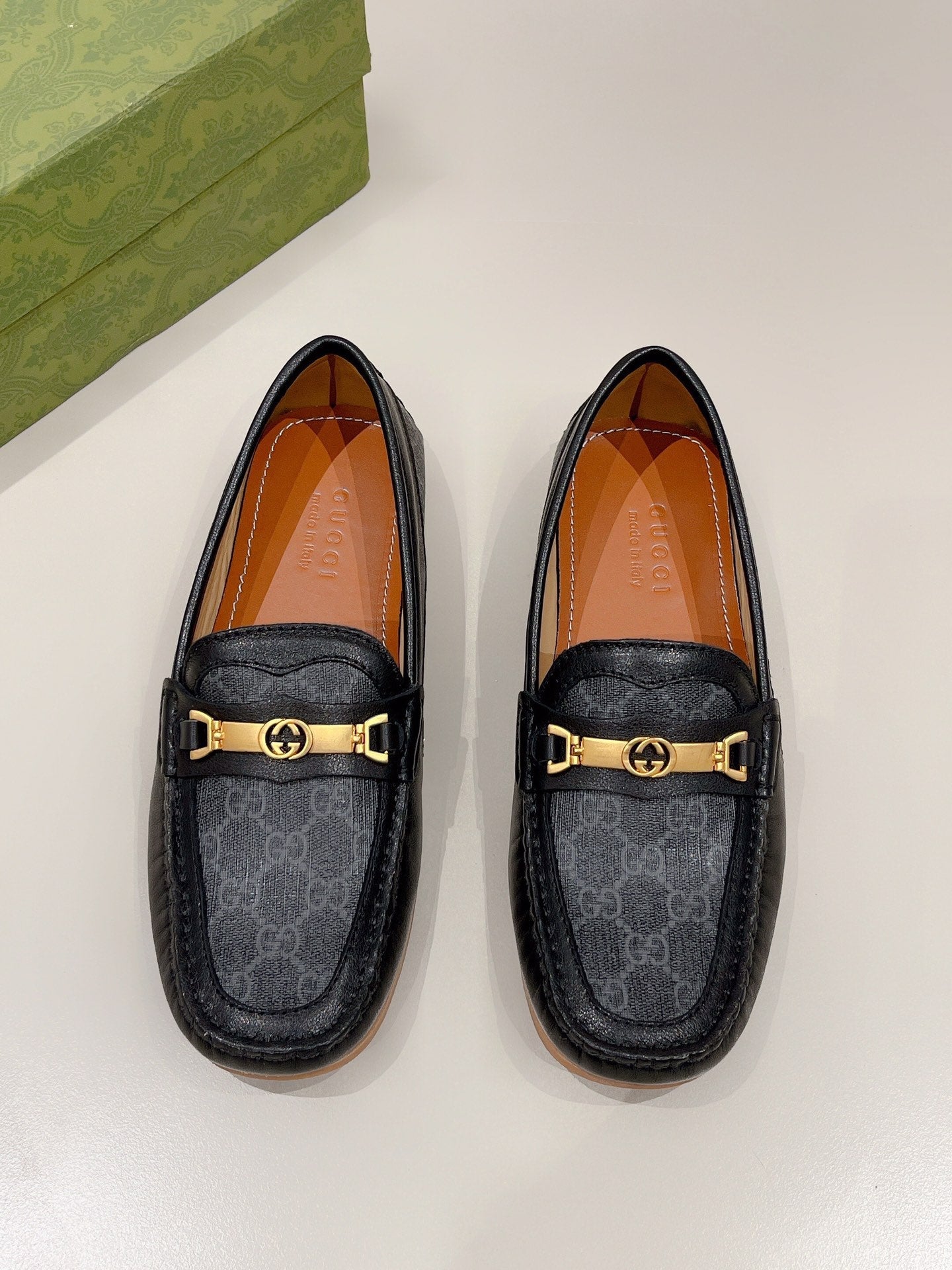 GG Men's Alessandro Loafer Black Cowhide 557578