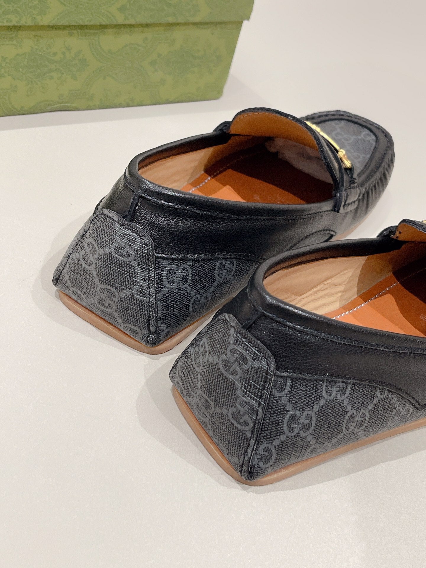 GG Men's Alessandro Loafer Black Cowhide 557578