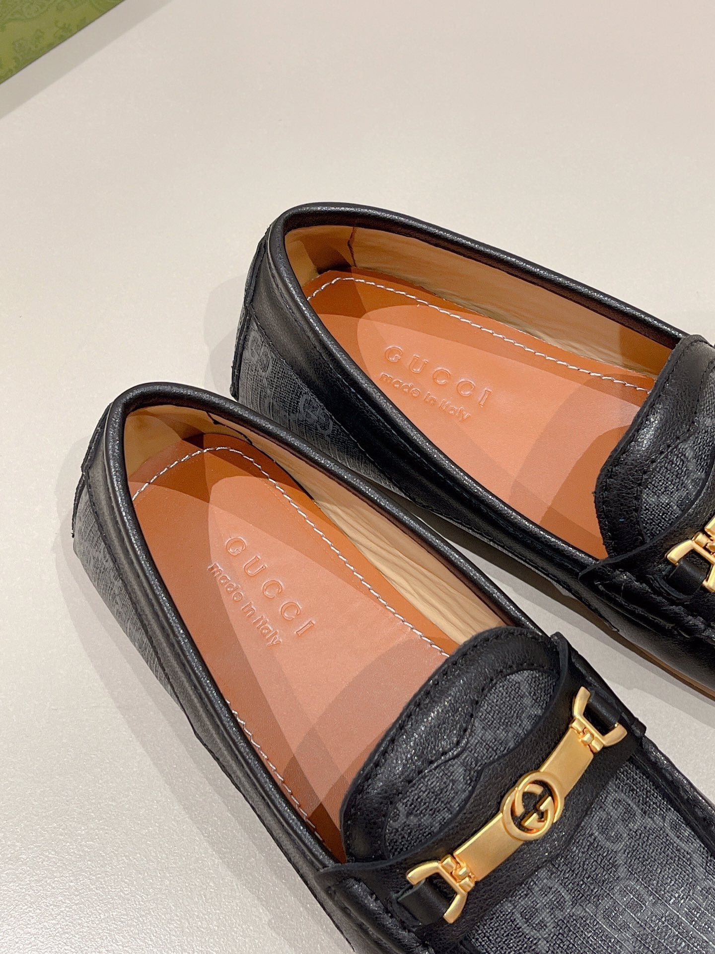 GG Men's Alessandro Loafer Black Cowhide 557578