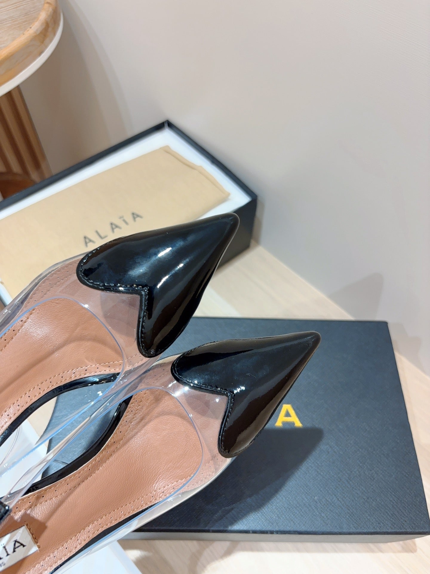 alaia slingbacks 95 optic black heart lambskin