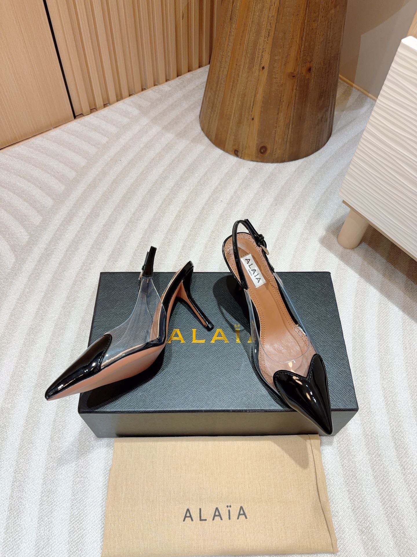 alaia slingbacks 95 optic black heart lambskin