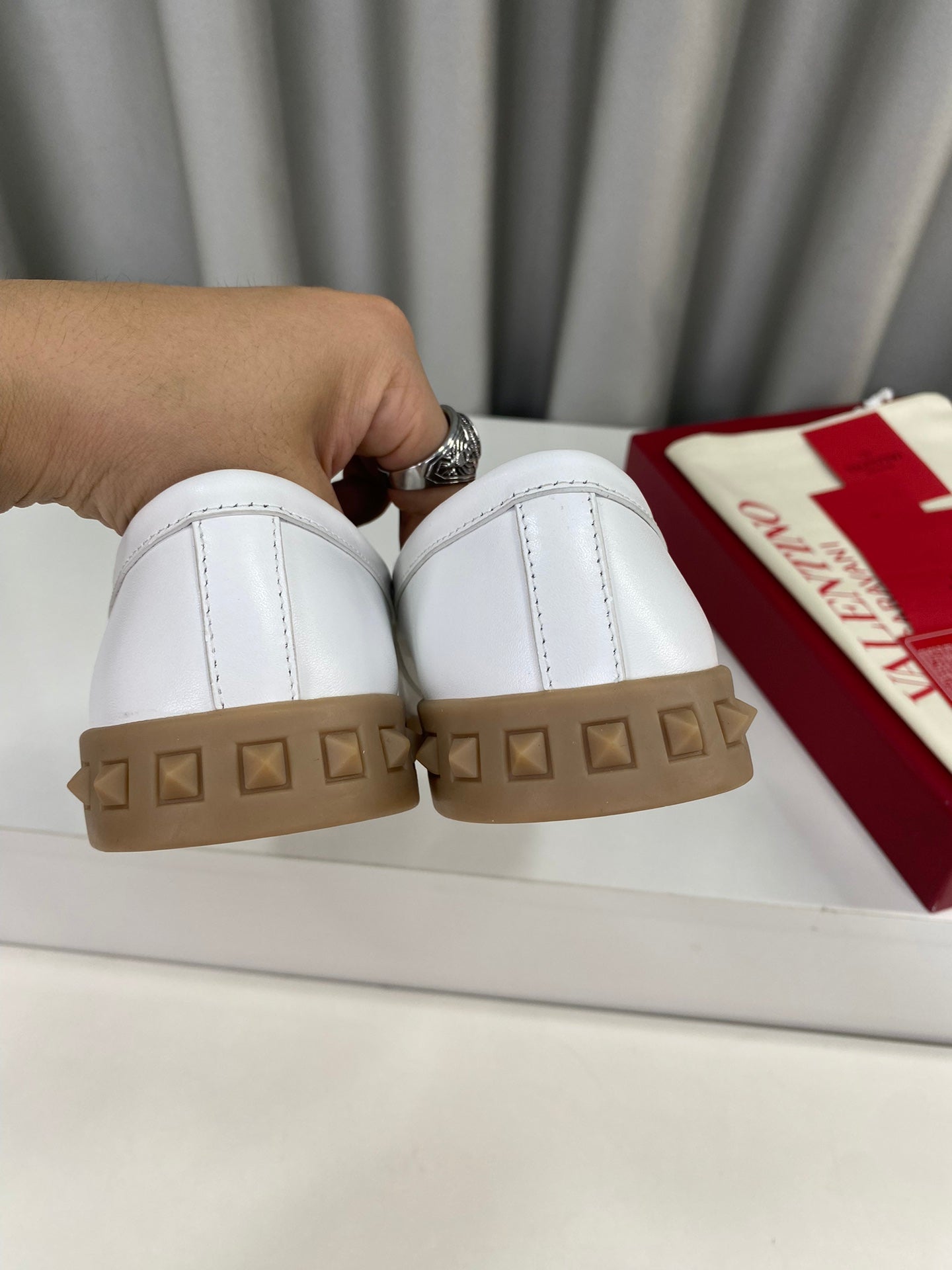 LEISURE FLOWS SPLIT LOAFER IN WHITE CALFSKIN