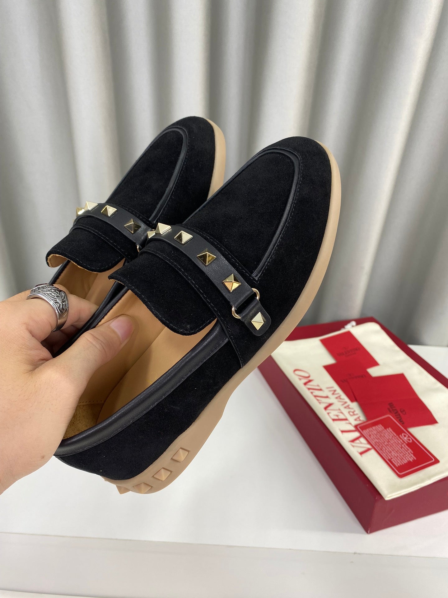 LEISURE FLOWS SPLIT LOAFER IN BLACK SUEDE