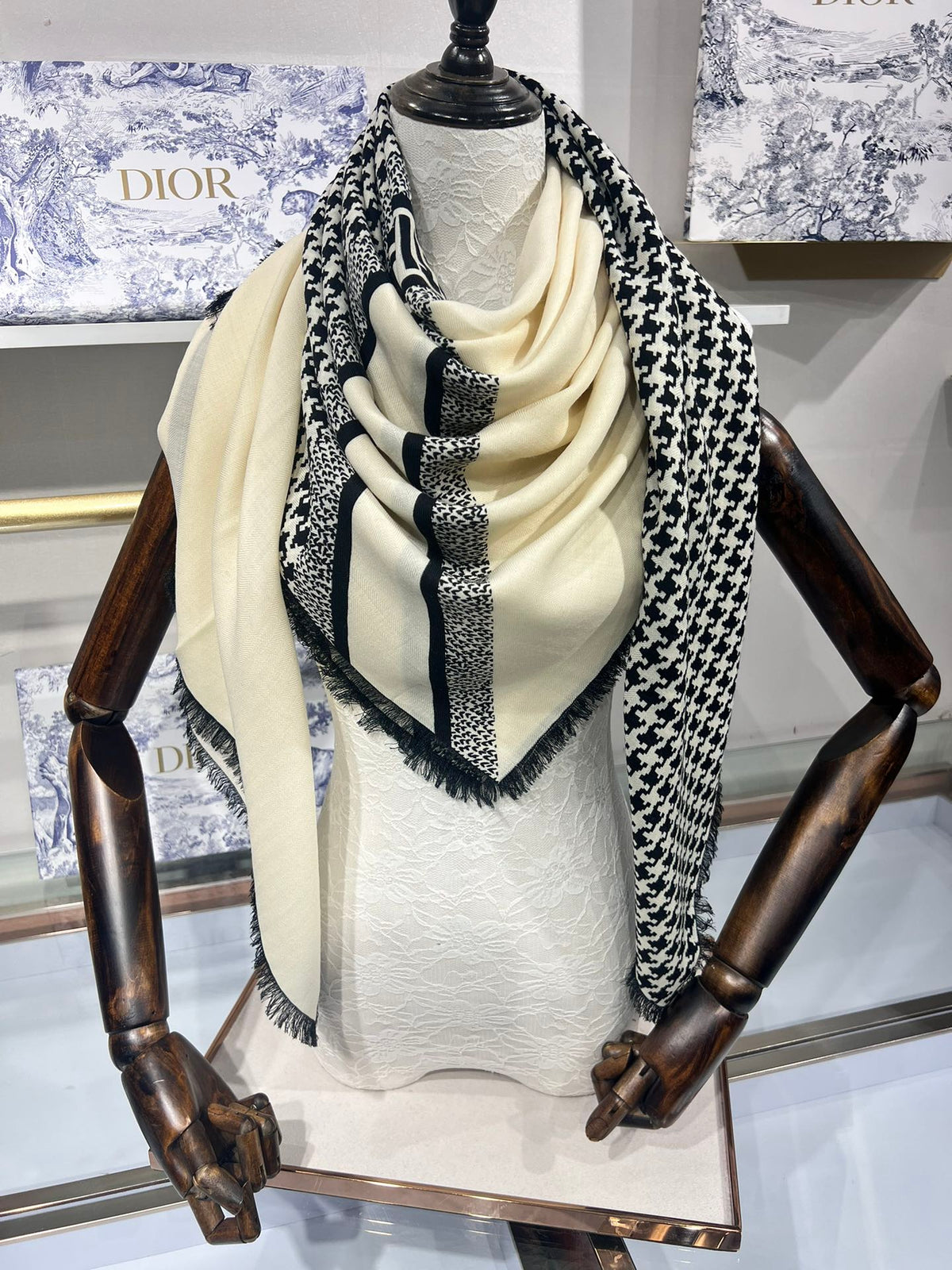 Dior 2026 Montaigne Scarf 140cm White Black Silk And Cashmere 185550
