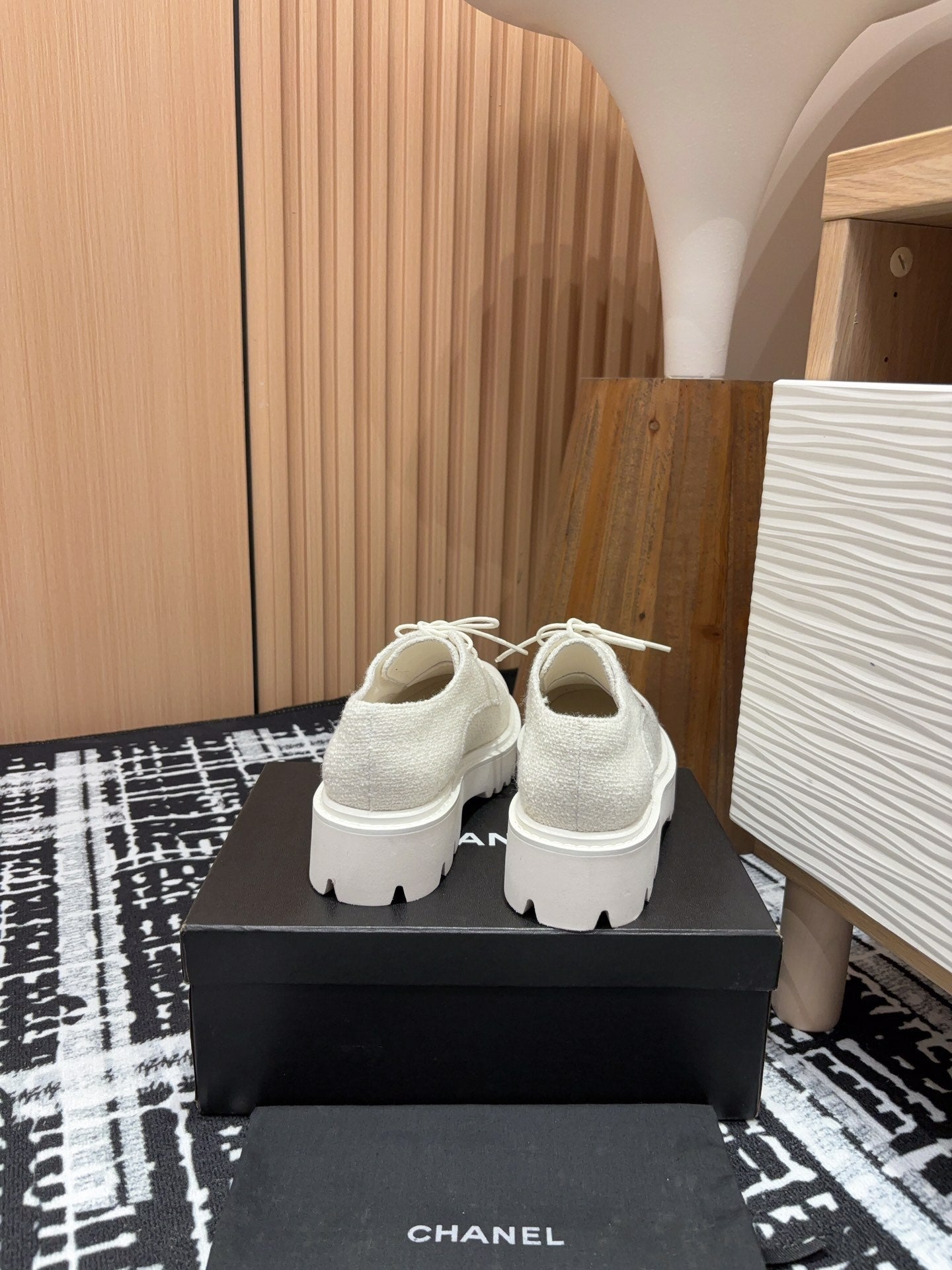 CC OXFORD SHOES IN WHITE TWEED AND CALFSKIN