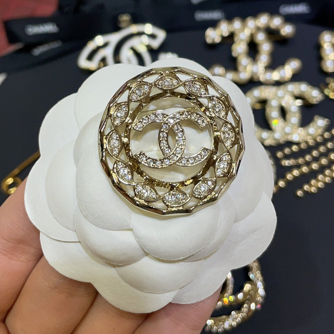 CC Brooch Gold 163243