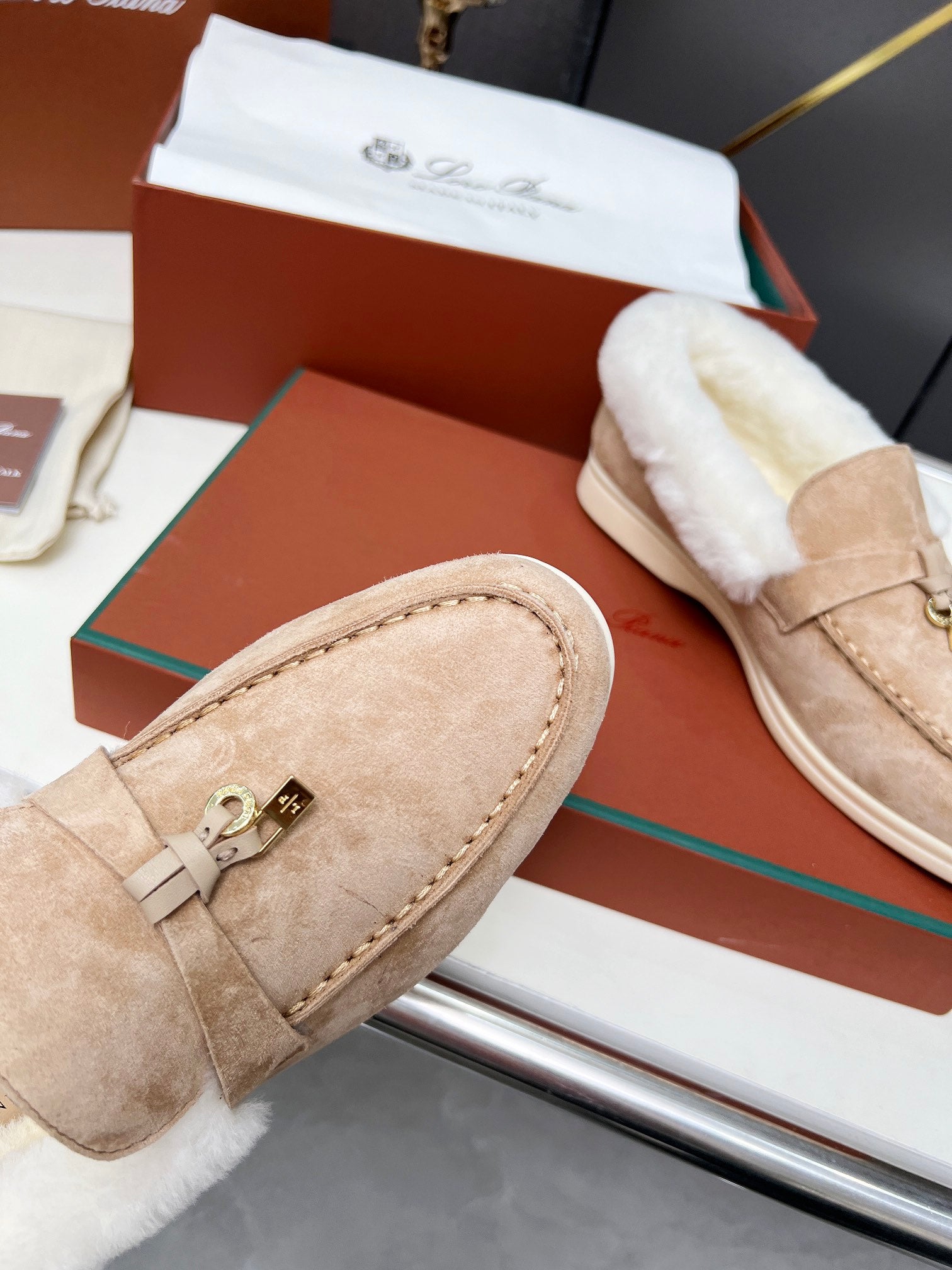 LP Summer Charm Walk Loafer Beige Suede Lamb Fur