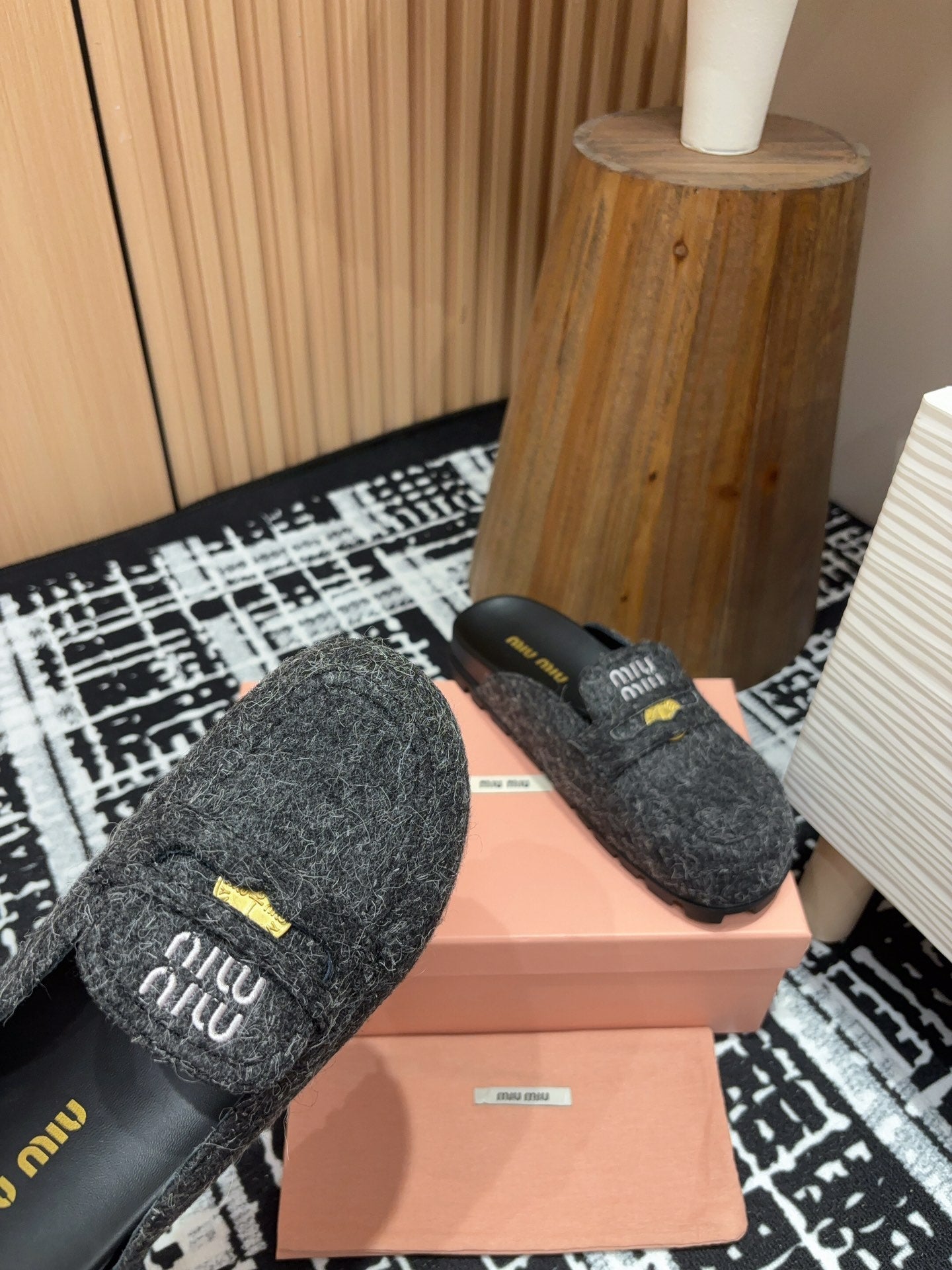 Miu slippers Black Original Wool
