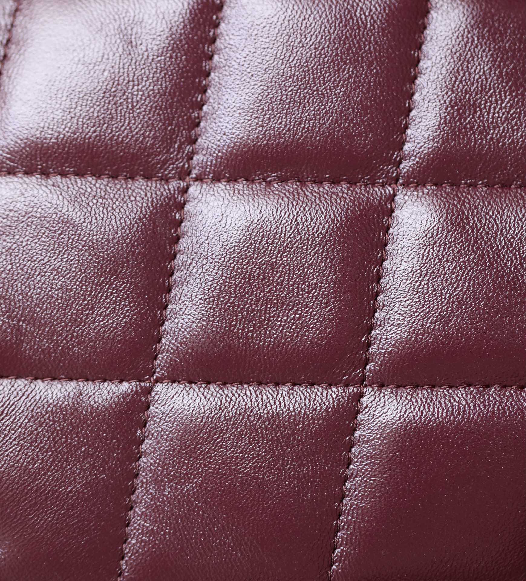 24B Cluth With Chain Burgundy Lambskin Gold Hardware