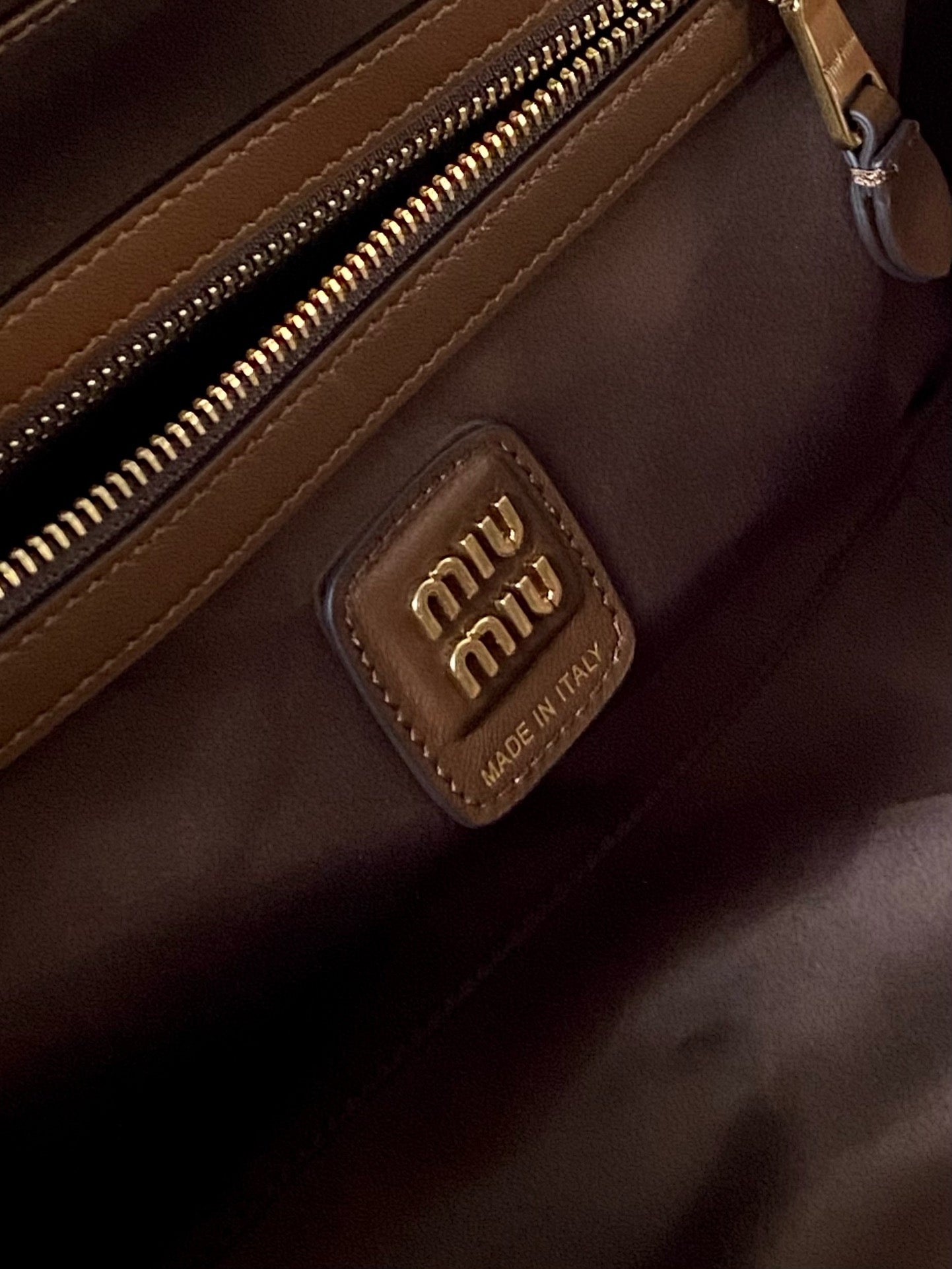 Beau Naplak 34cm Brown Patent Leather