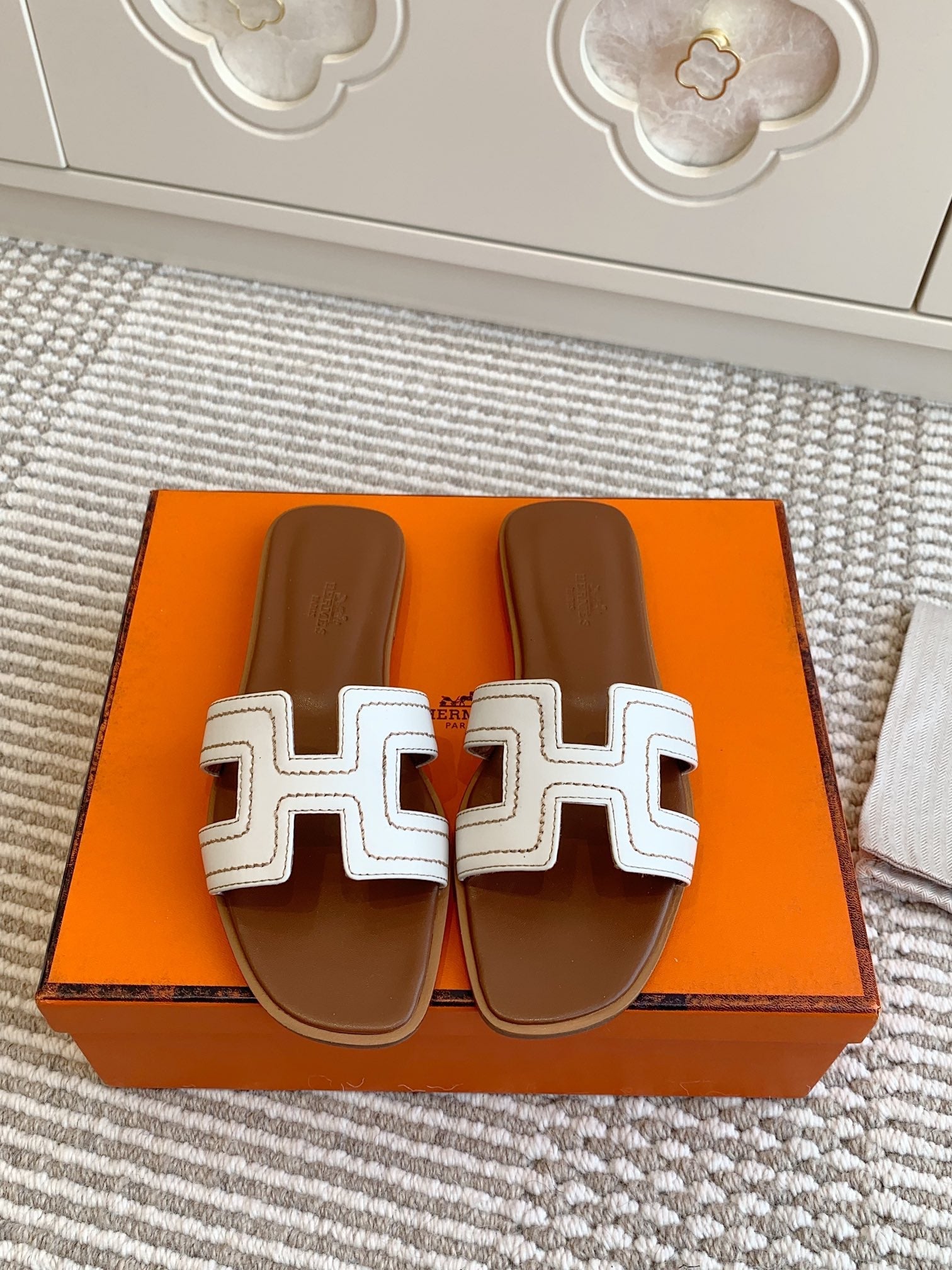 HM Oran Sandal White Sheepskin 291395