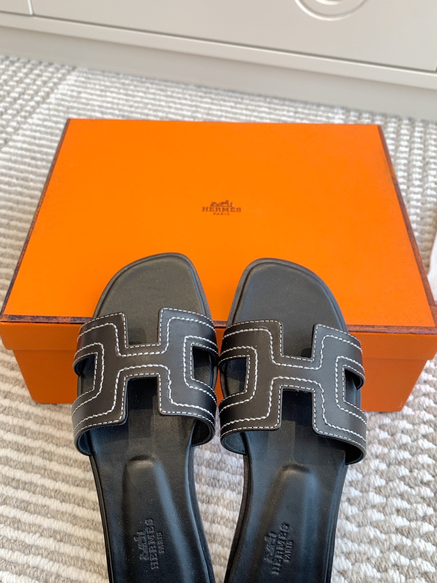 HM Oran Sandal Black Sheepskin 291397