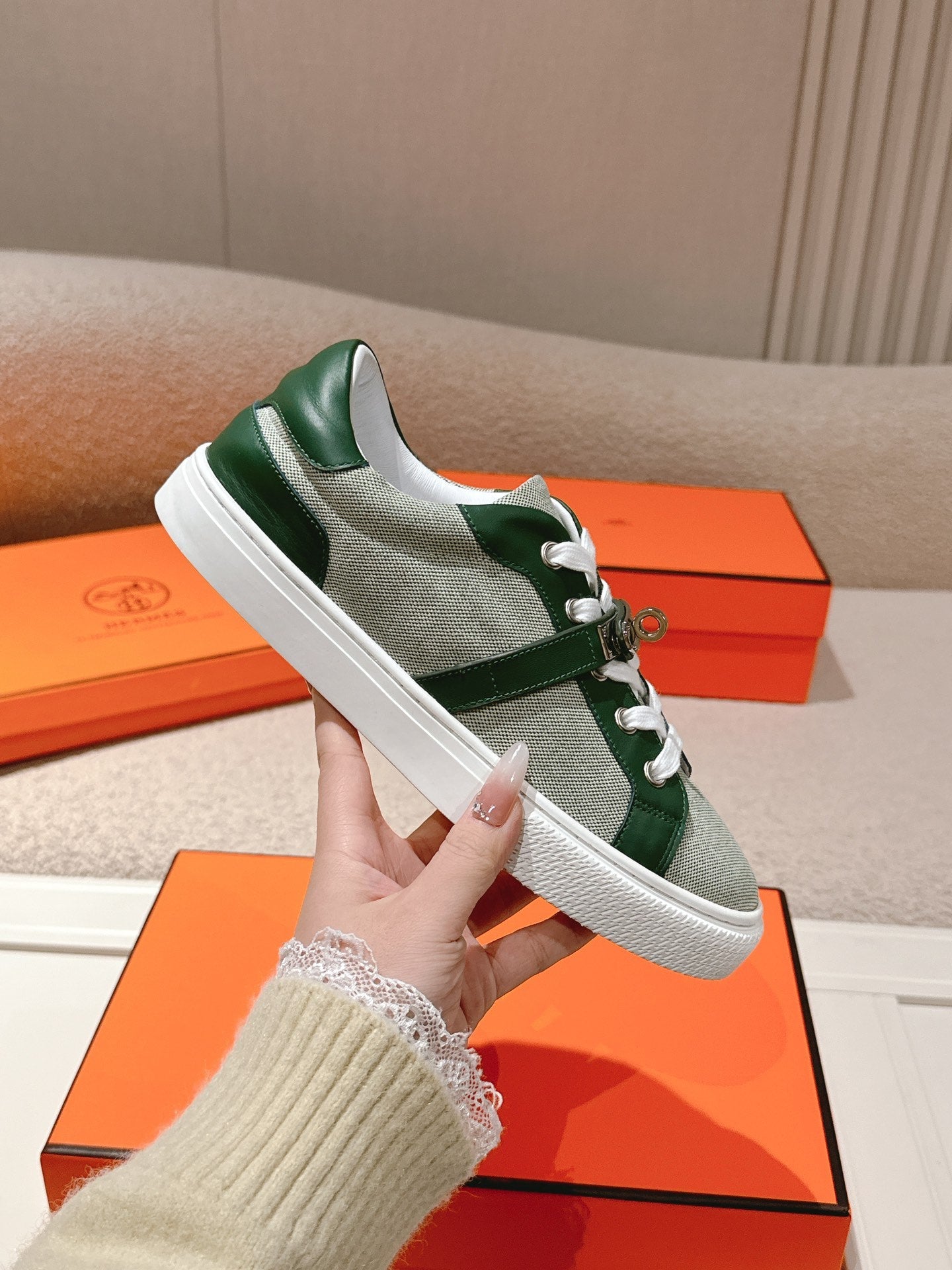 HM 25ss Kelly Buckle Sneakers Green Gray Cowhide Canvas 577492